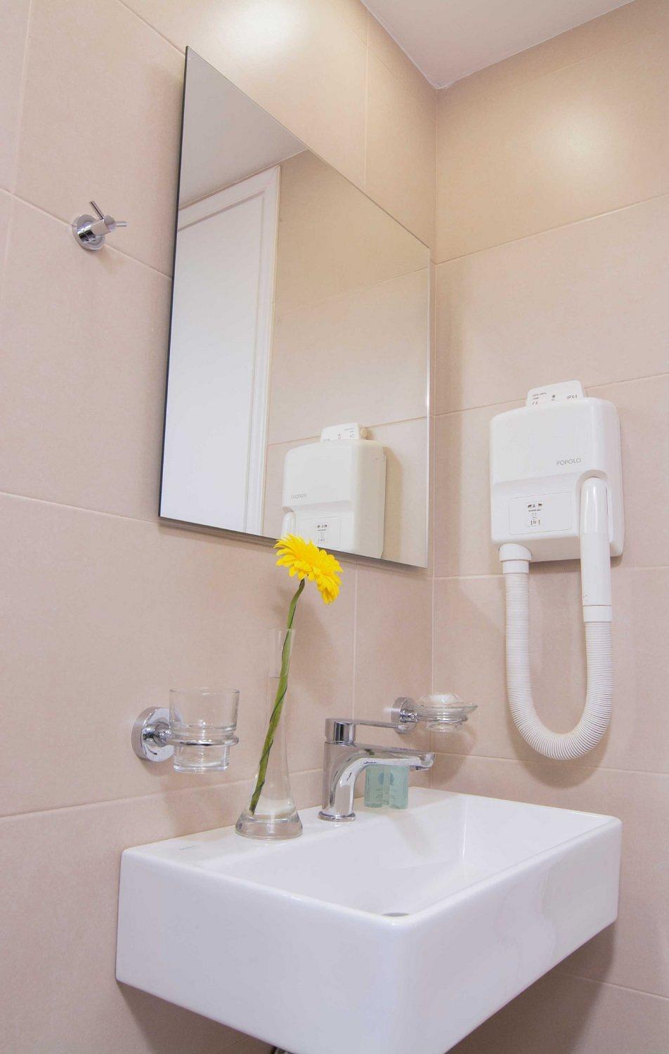 Superior One-Bedroom Apartment
