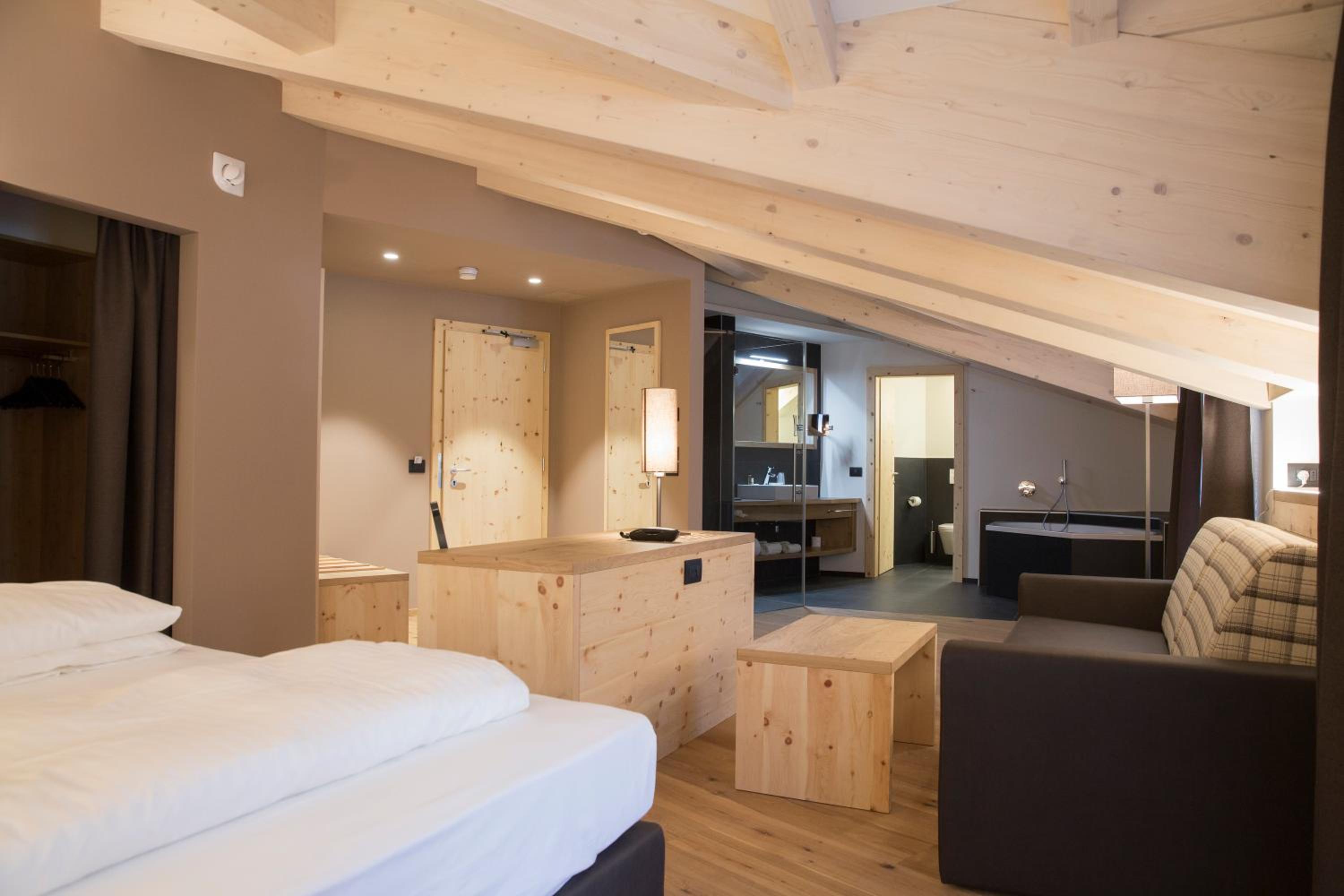 Deluxe Double Room with Bath