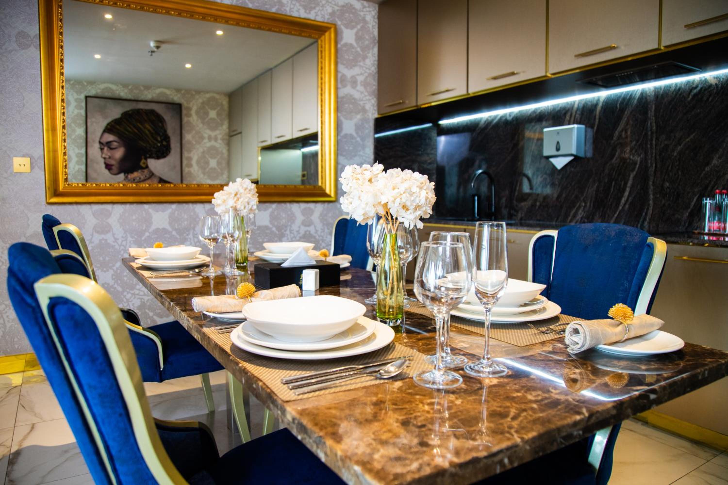 King Suite - Photo 20