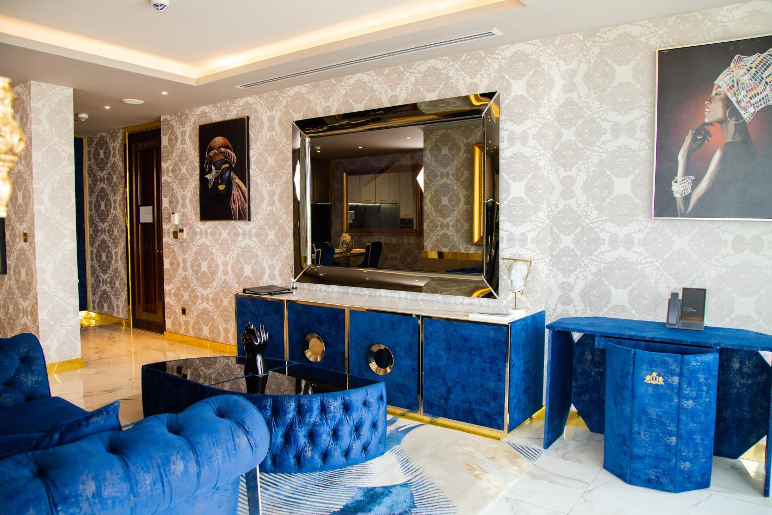 King Suite - Photo 2