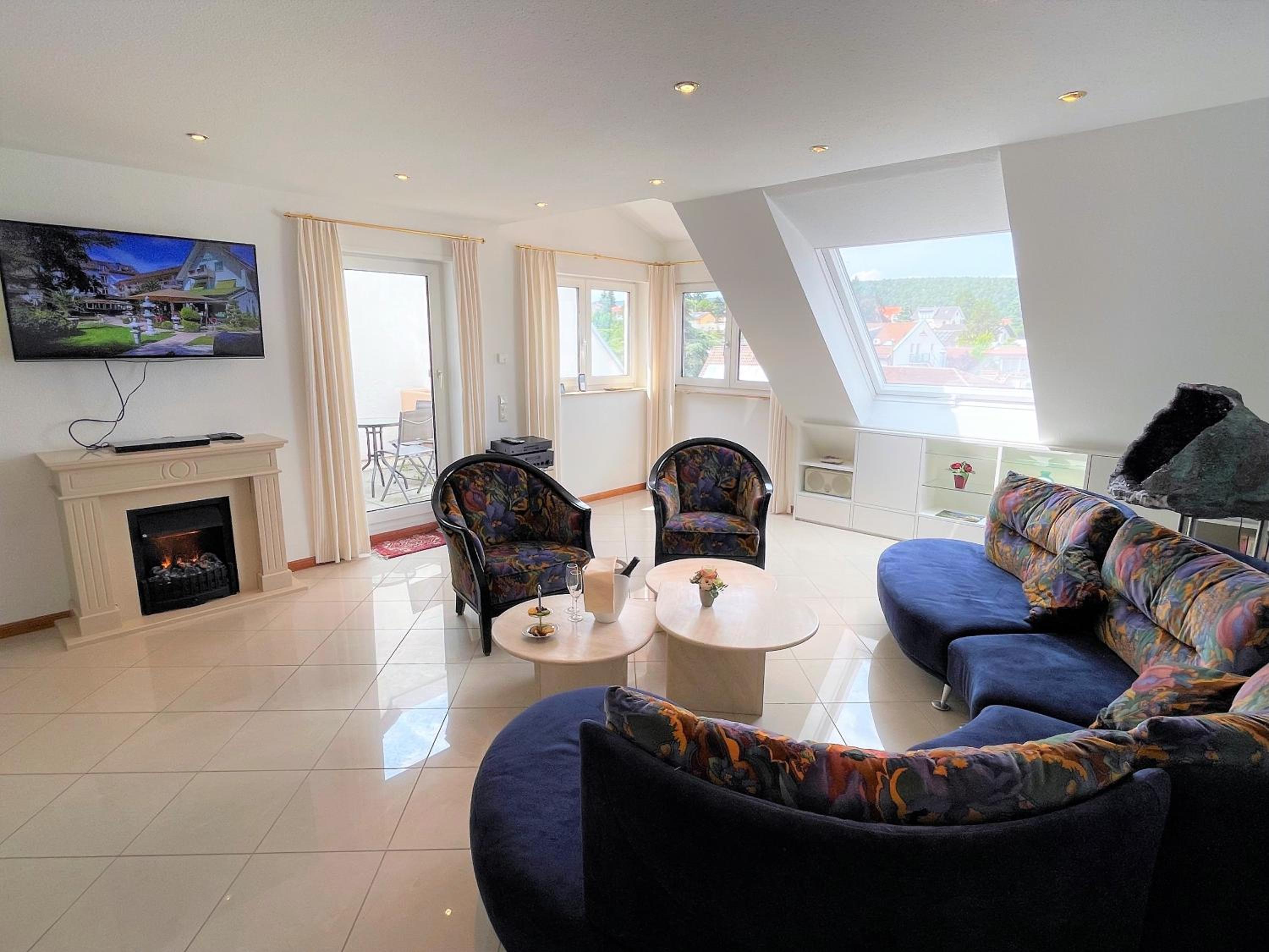 Two-Bedroom Apartment with Balcony photo 2