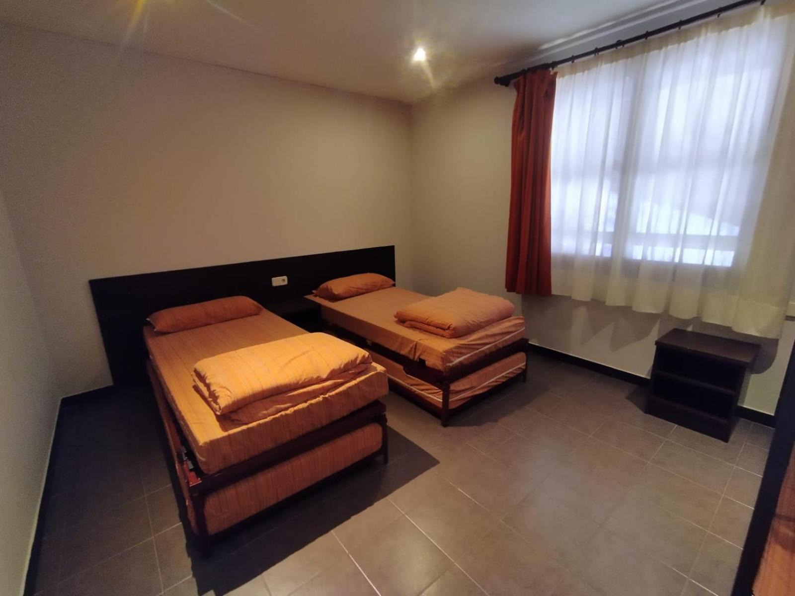Quadruple Room with Bathroom photo 2