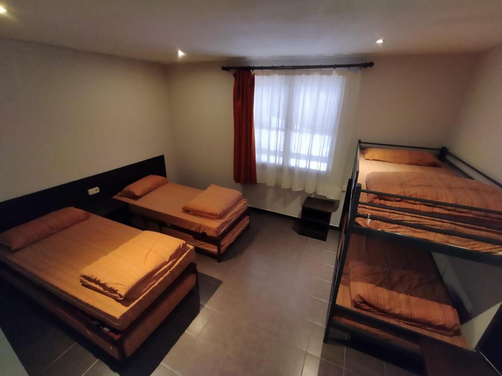Quadruple Room with Bathroom photo 3