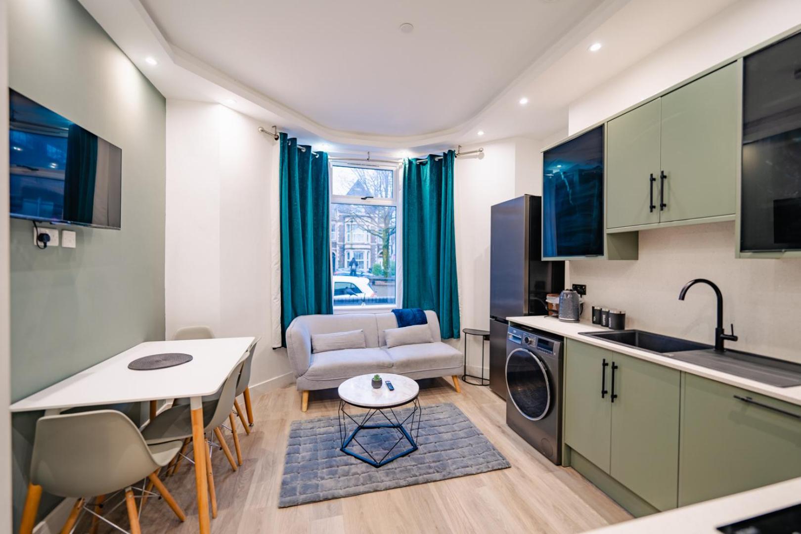 Suite Apartment photo 2
