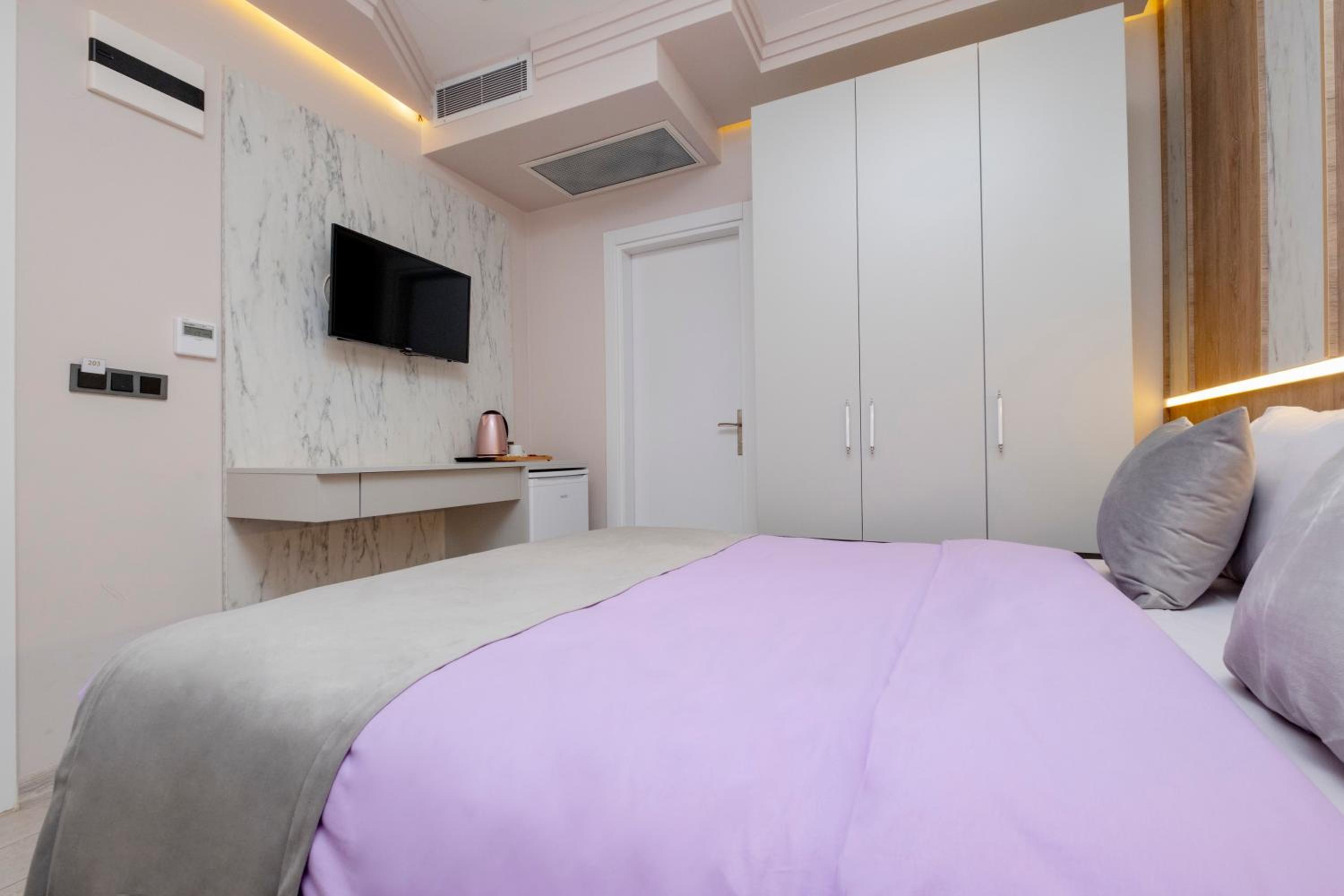 Double Room - Photo 4