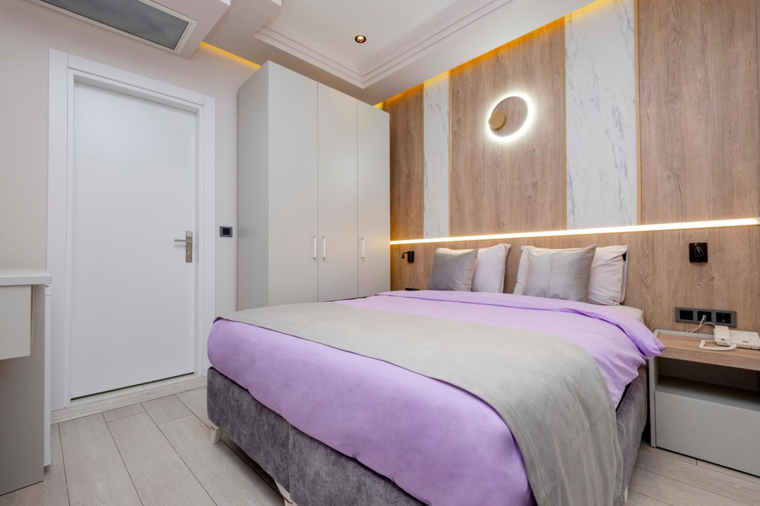 Double Room - Photo 5