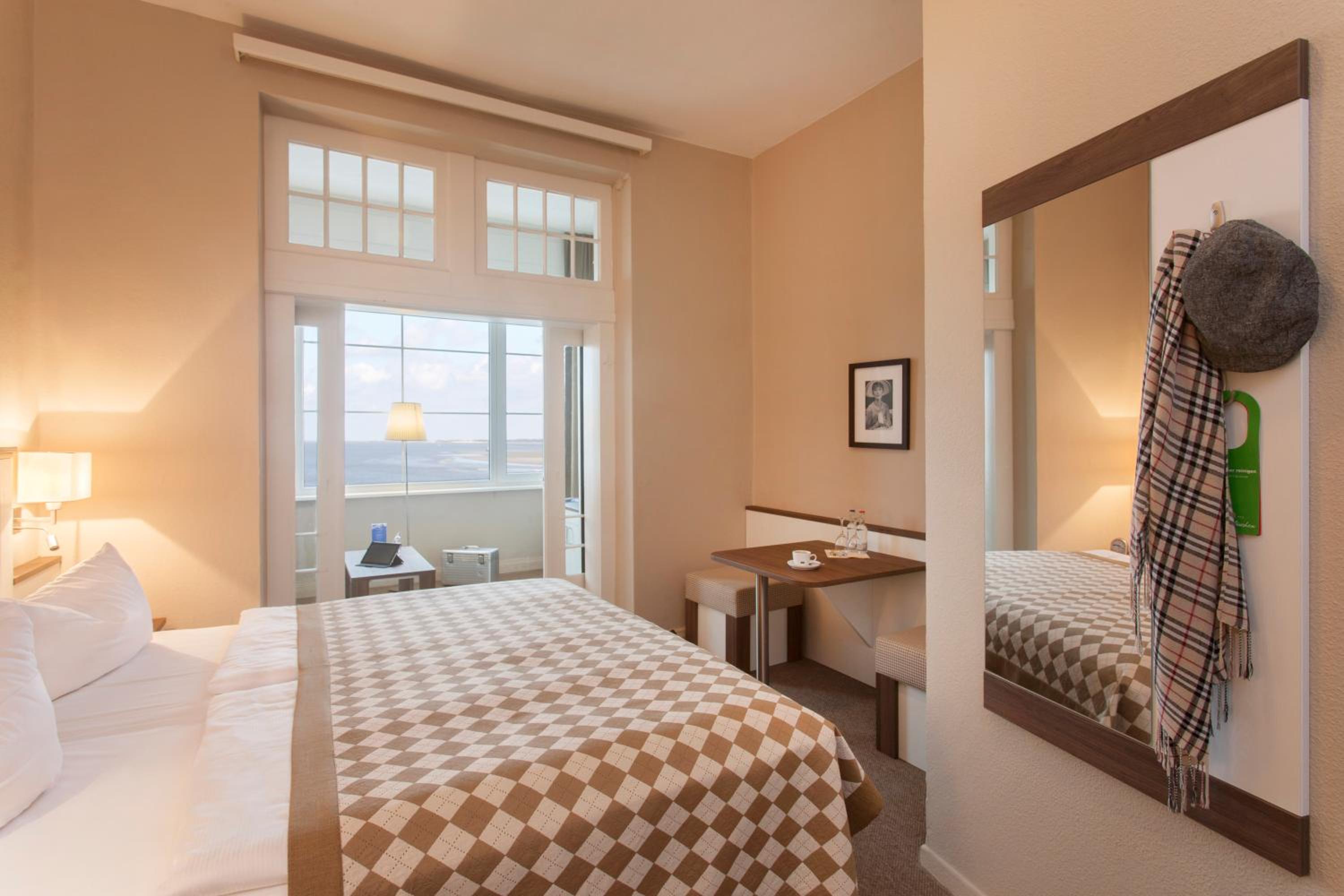 Double Room with Sea View - Photo 10