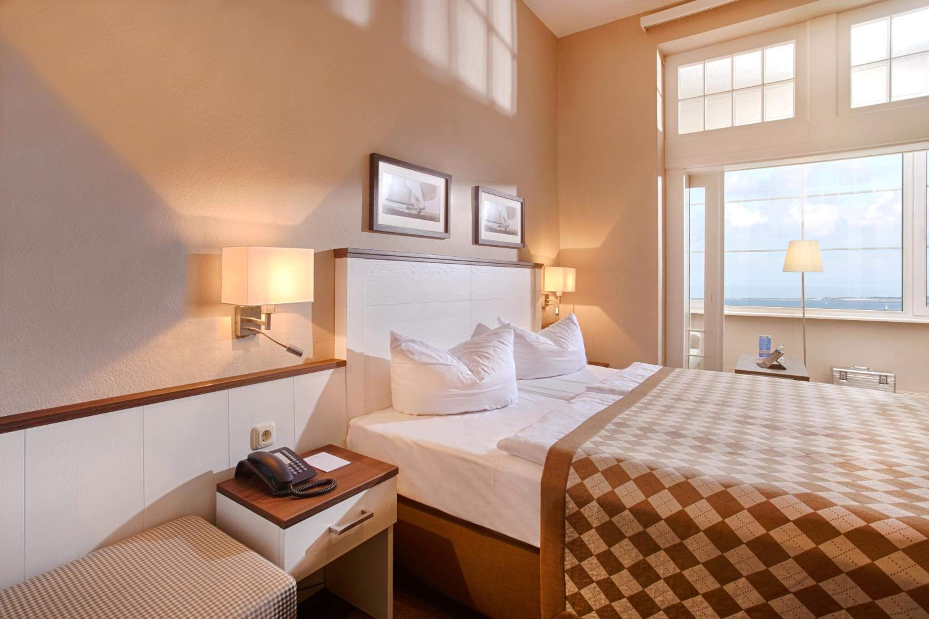 Double Room with Sea View - Photo 11