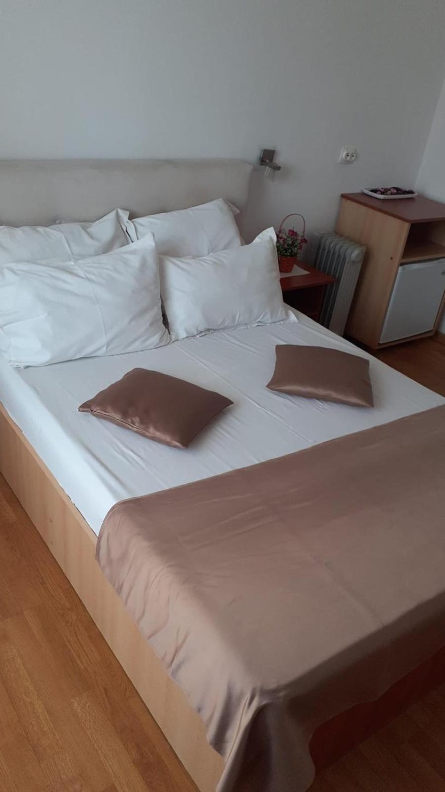 Single Room with Private Bathroom photo 1