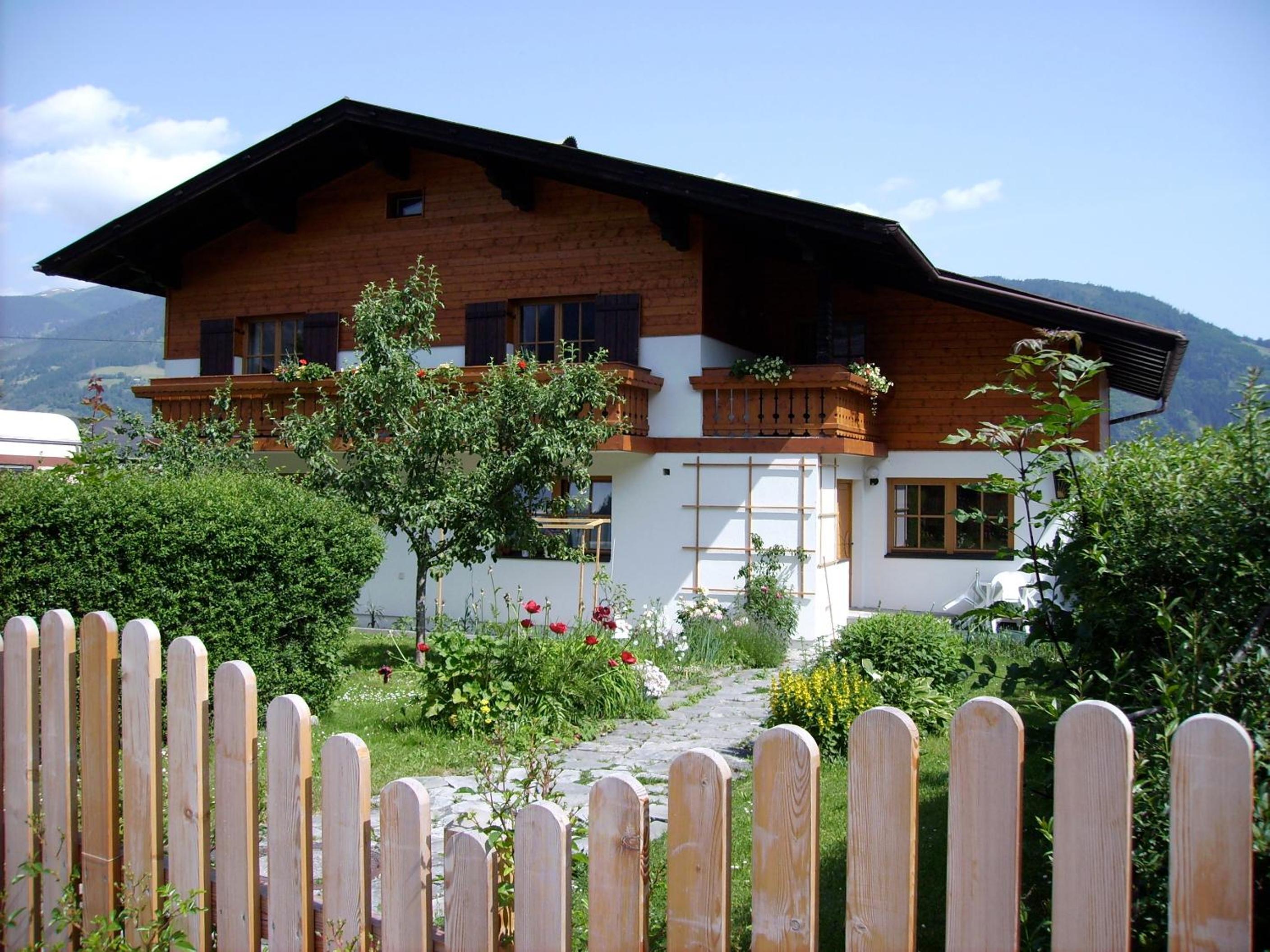 Apartment with Mountain View photo 2