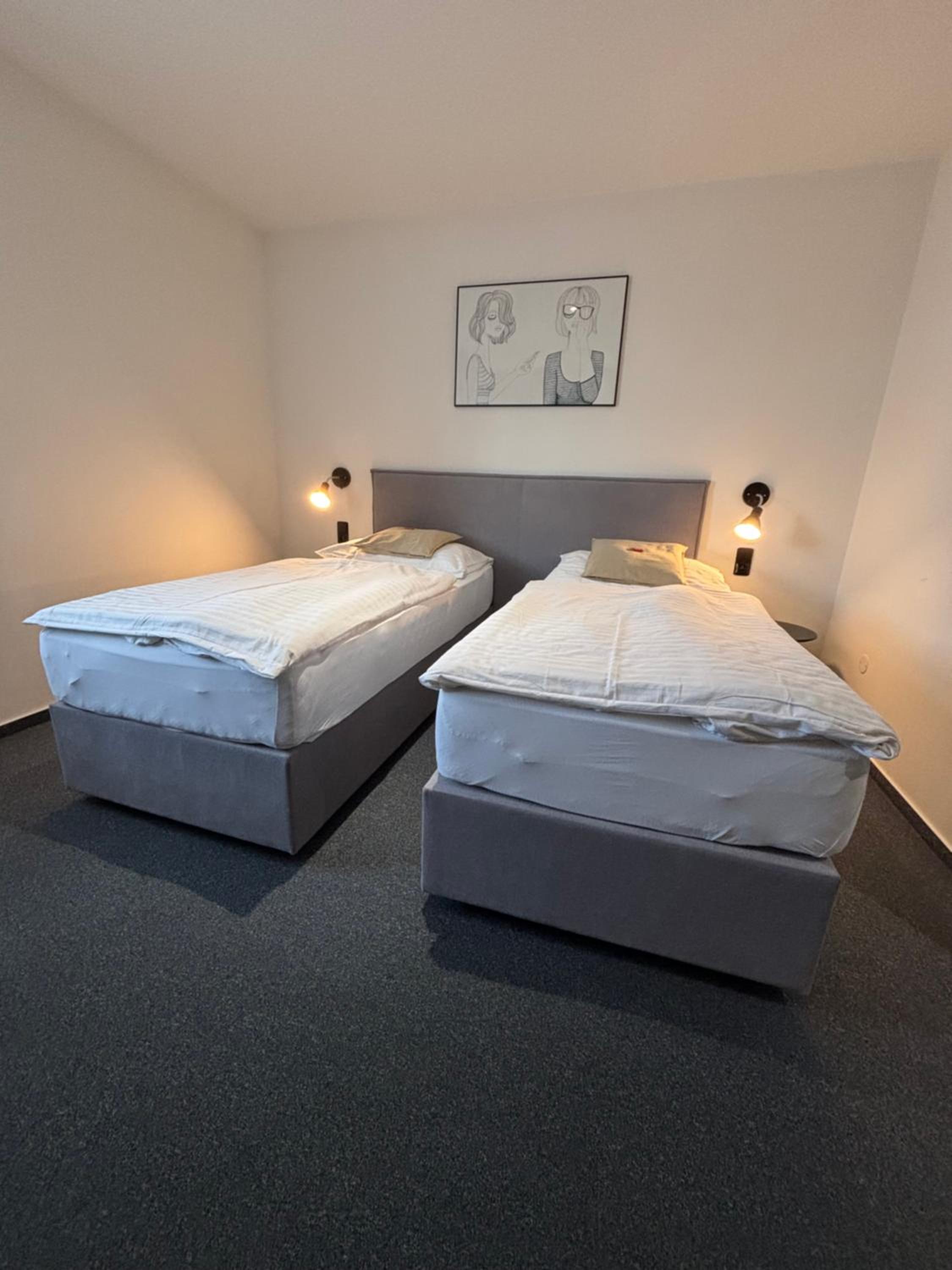 Economy Twin Room photo 3