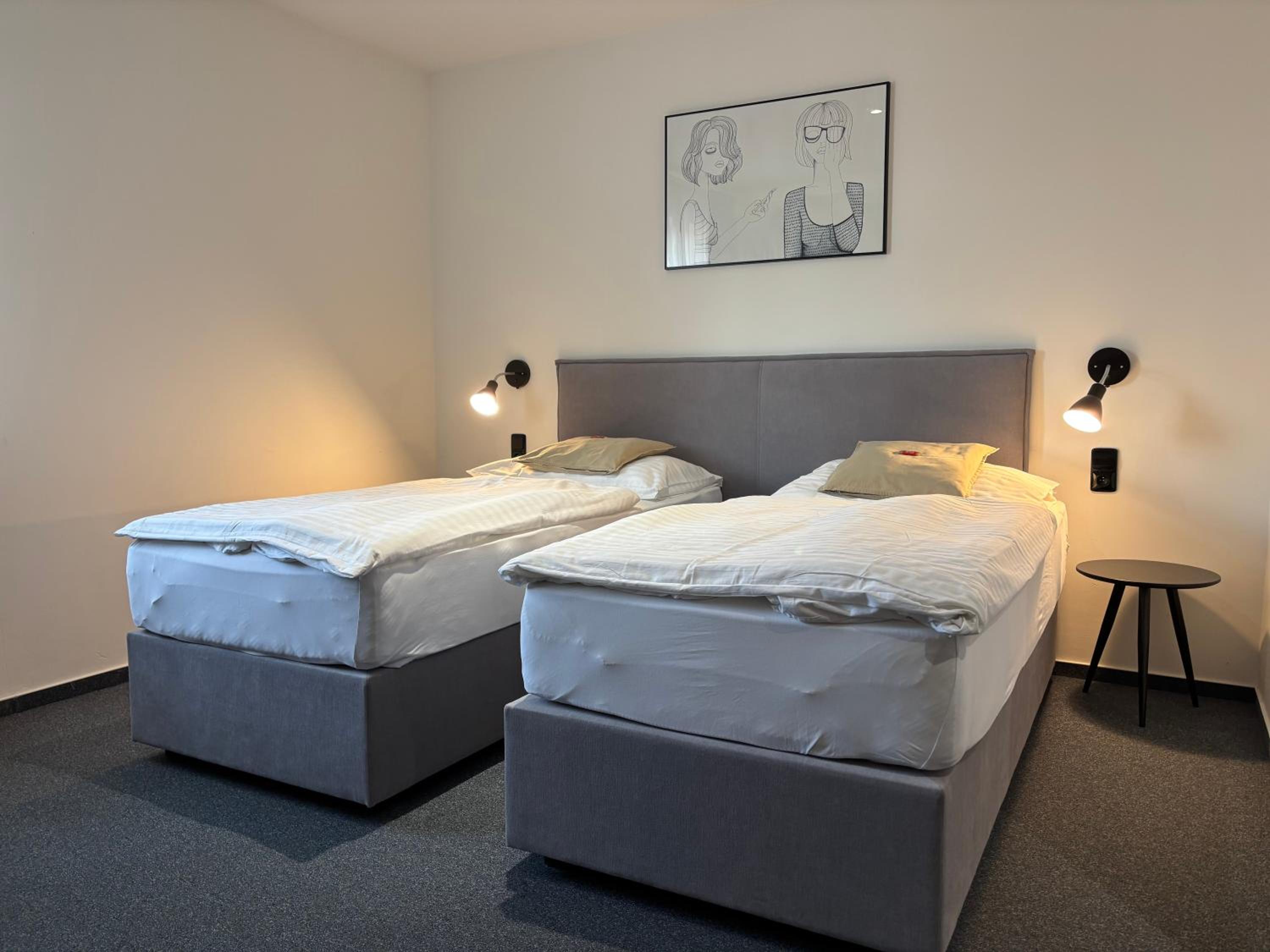 Economy Twin Room photo 2