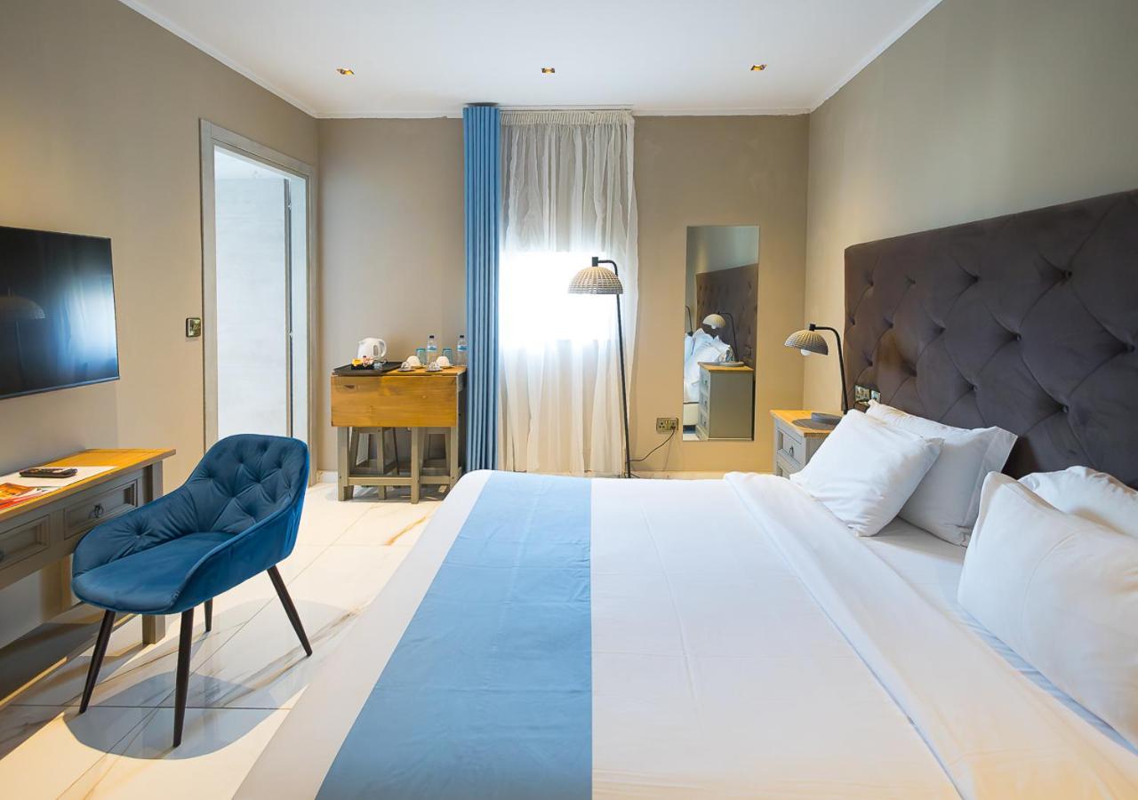 Standard King Room - Photo 5