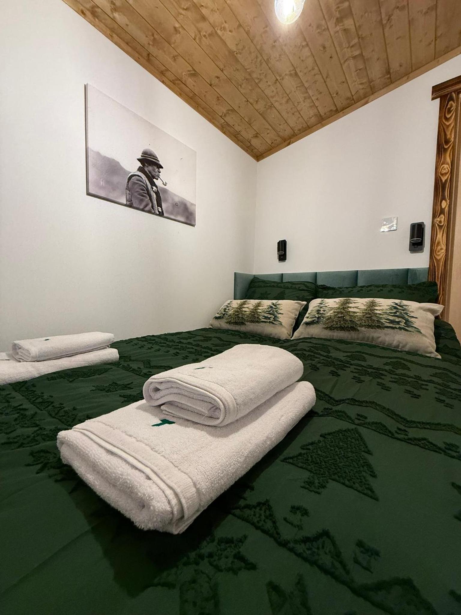 Two-Bedroom Apartment with Balcony photo 2