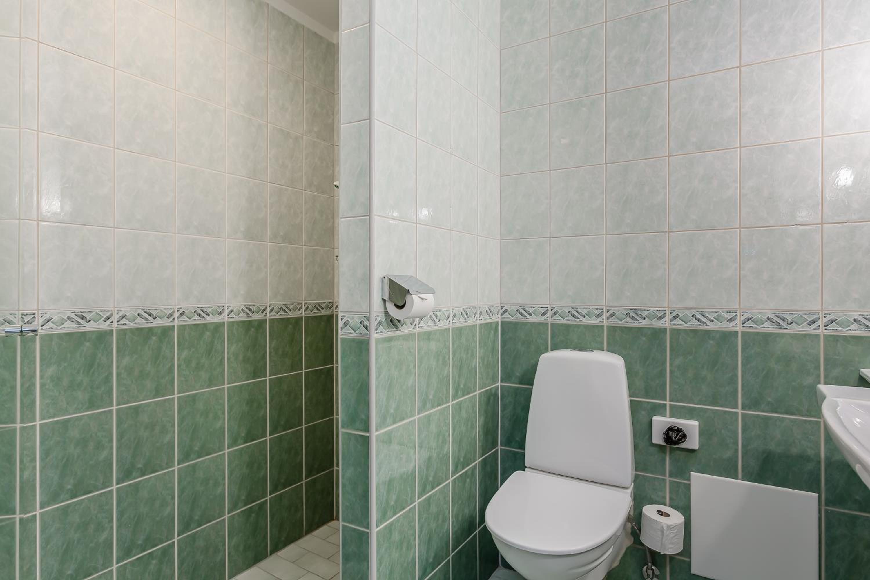 Compact Twin Room - Photo 2