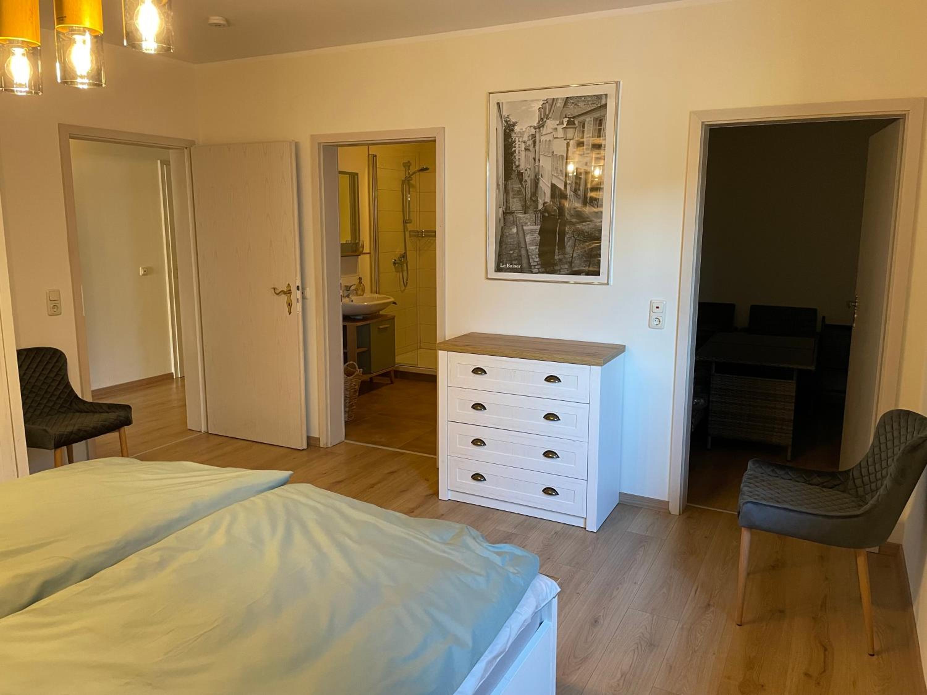 Apartment with View and Balcony - Photo 21