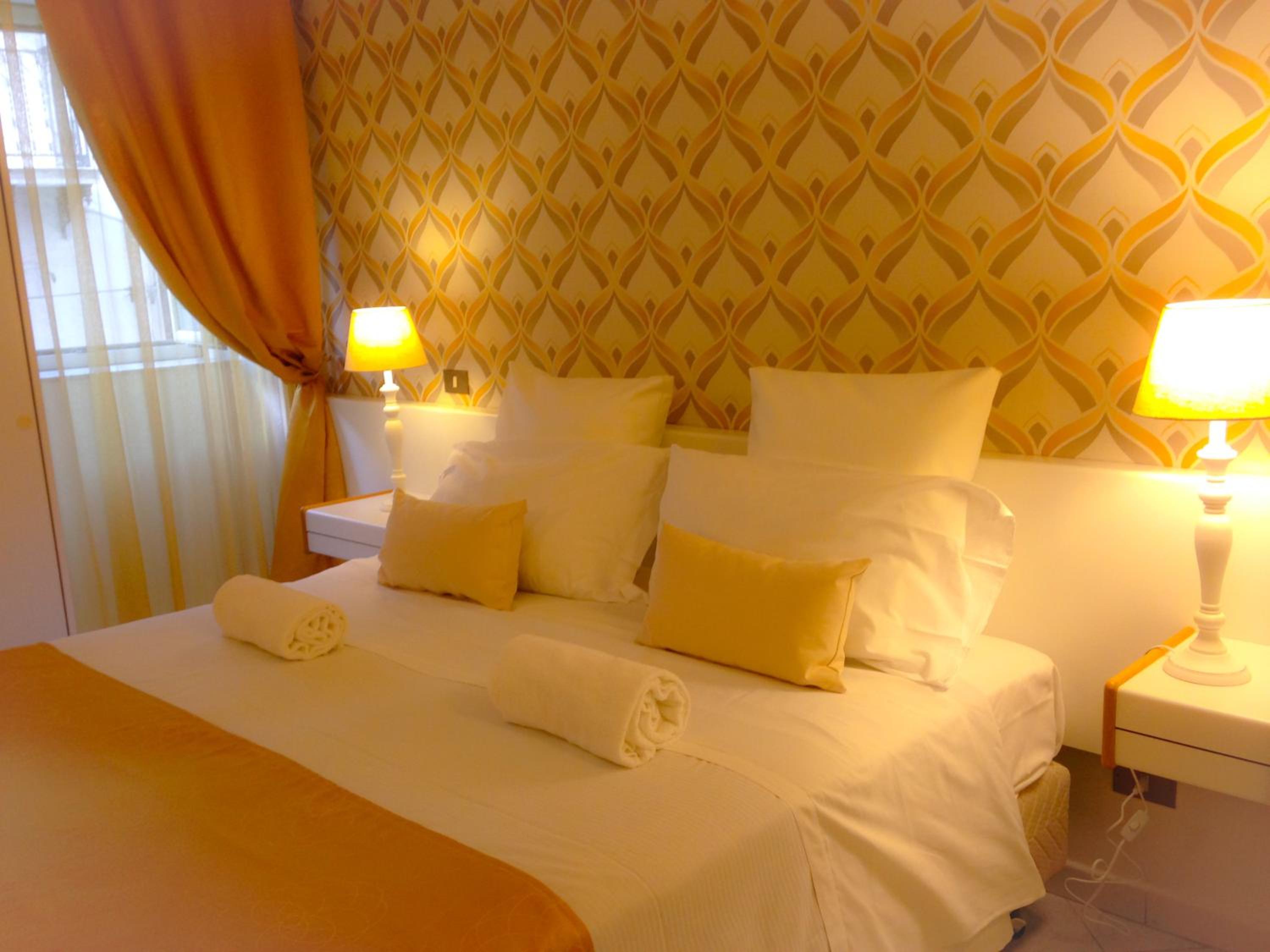 Standard Double or Twin Room - Photo 12