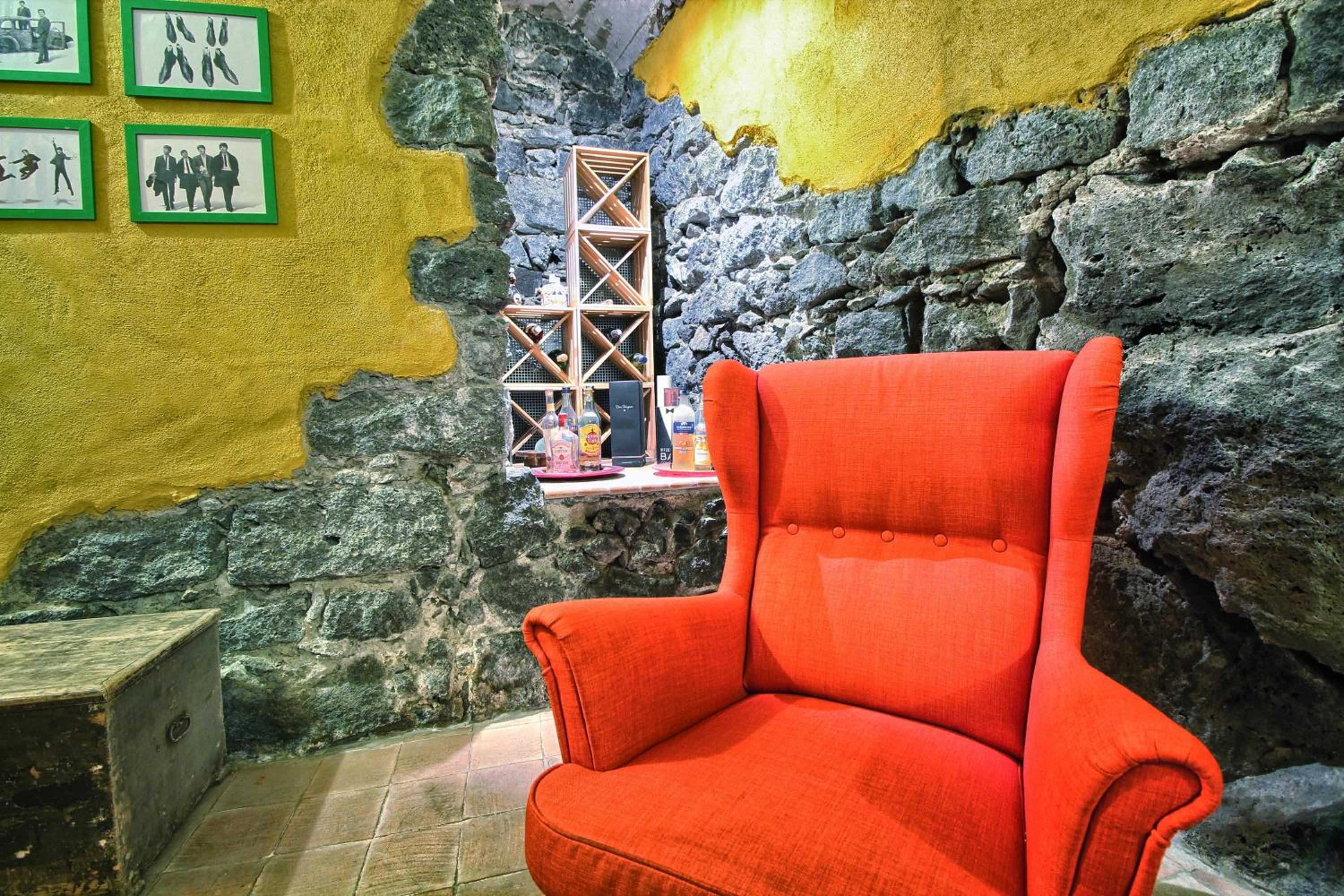 One-Bedroom House - Photo 16