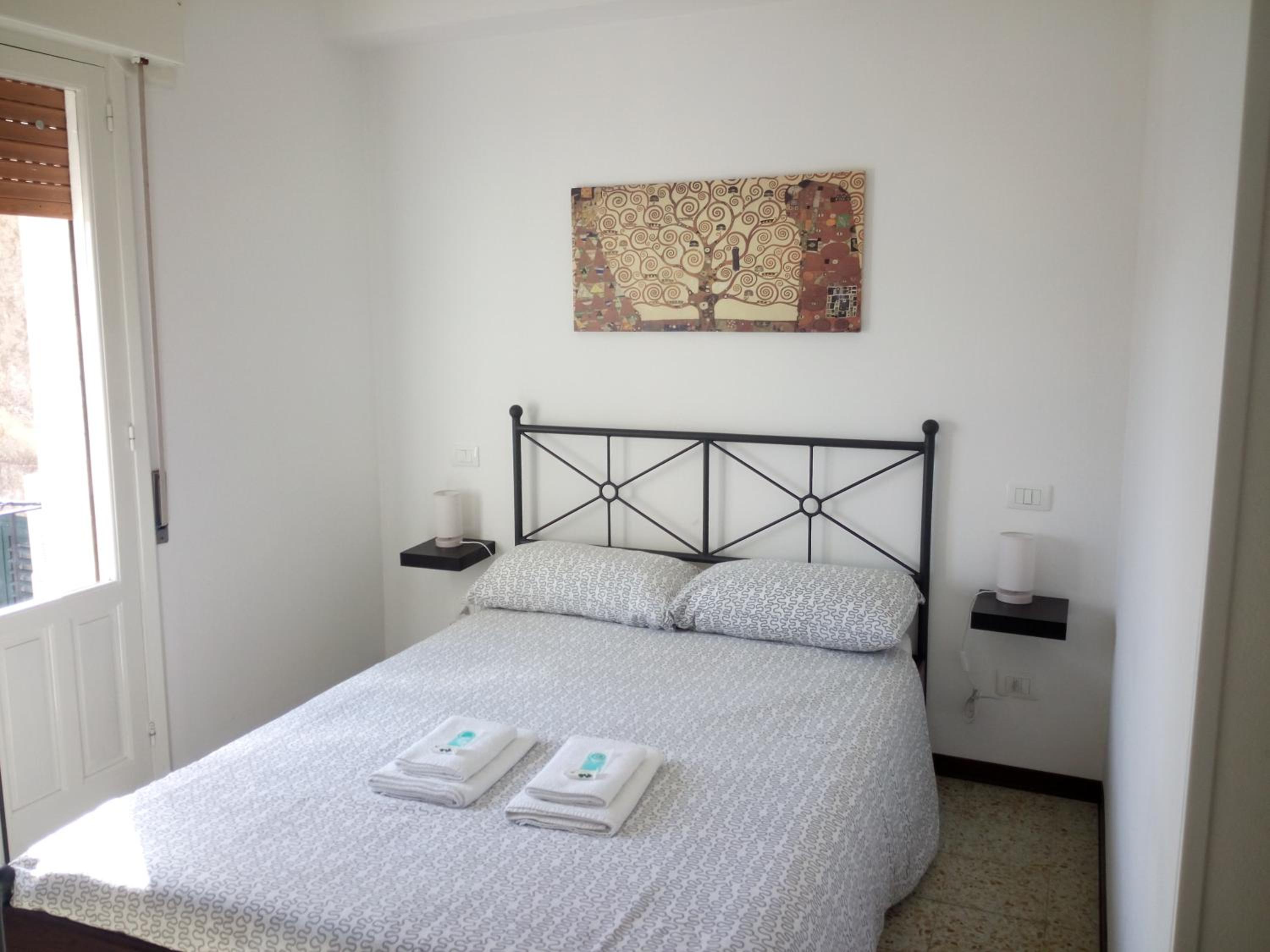 Double Room - Photo 12