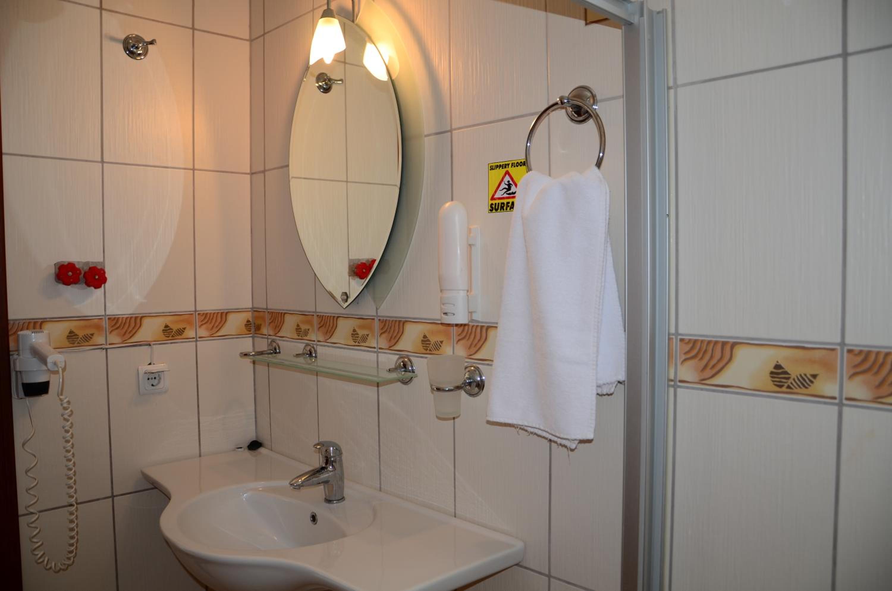 Triple Room - Photo 2