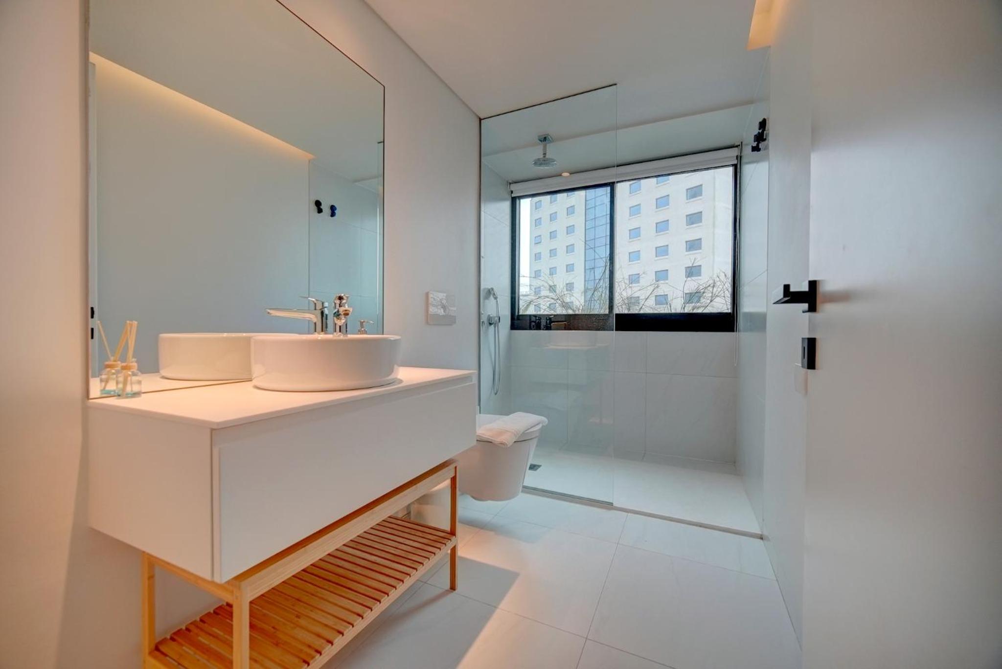 Two-Bedroom Apartment with Balcony photo 2