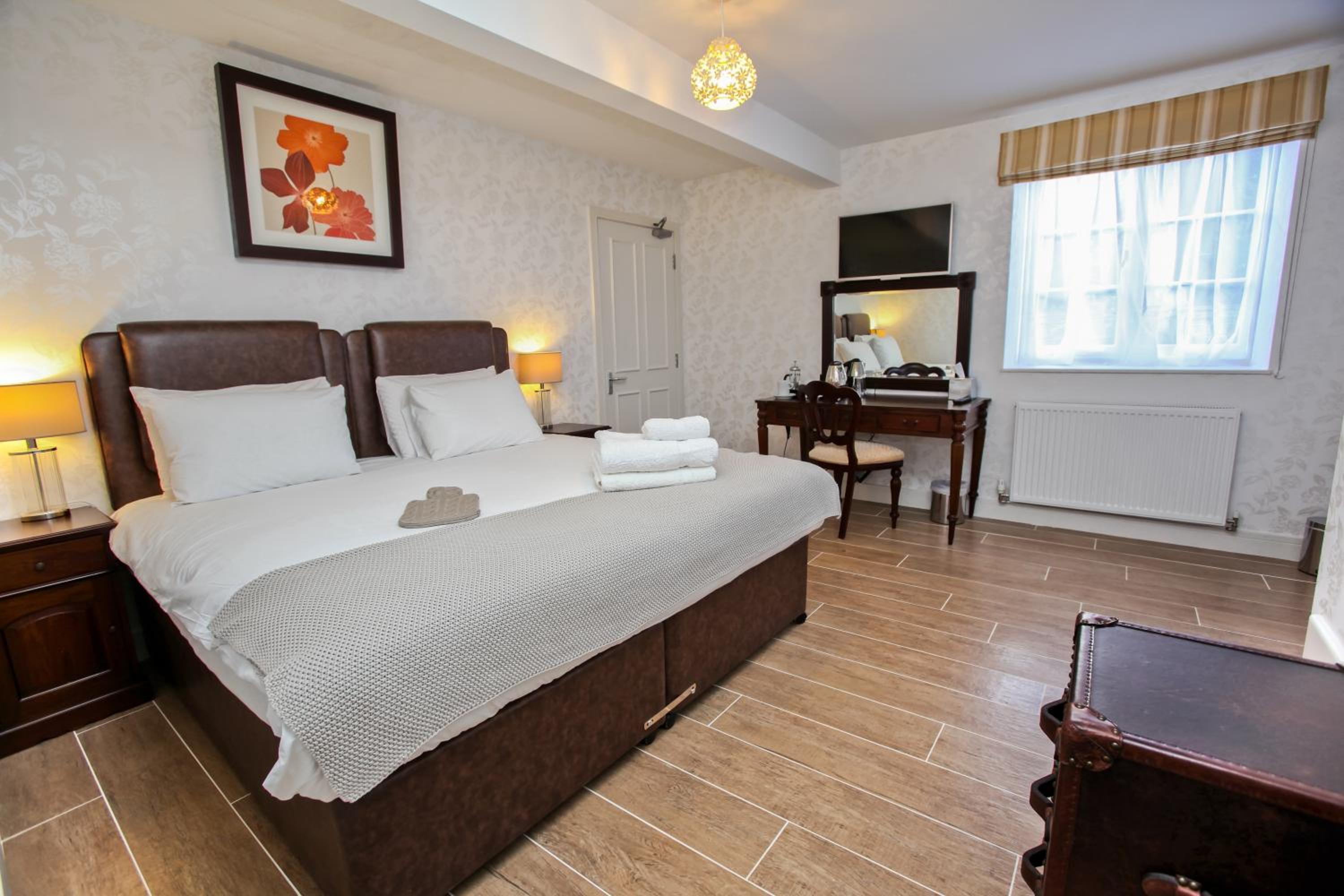 Standard King or Twin Room