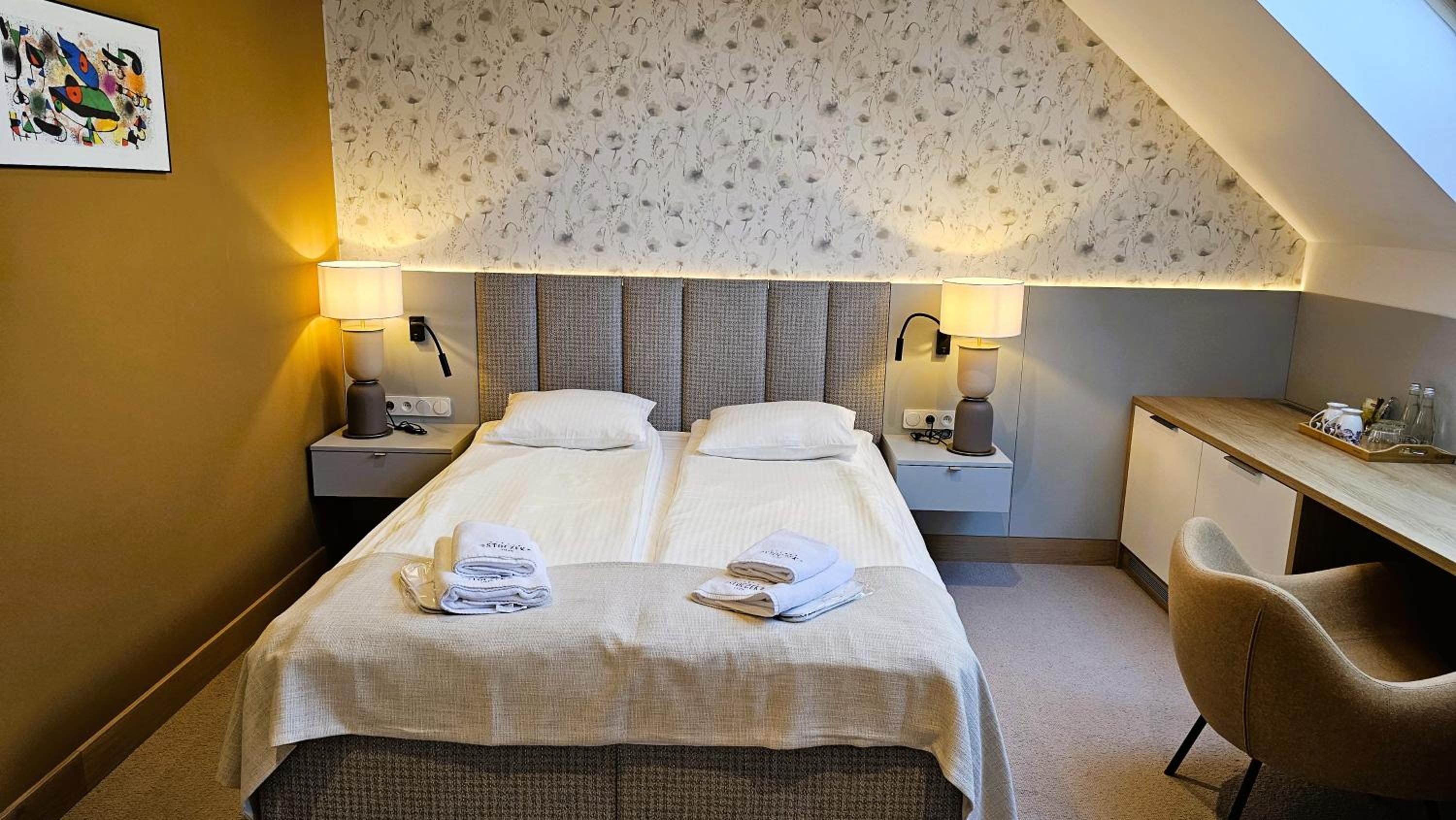 Large Double Room - Photo 2
