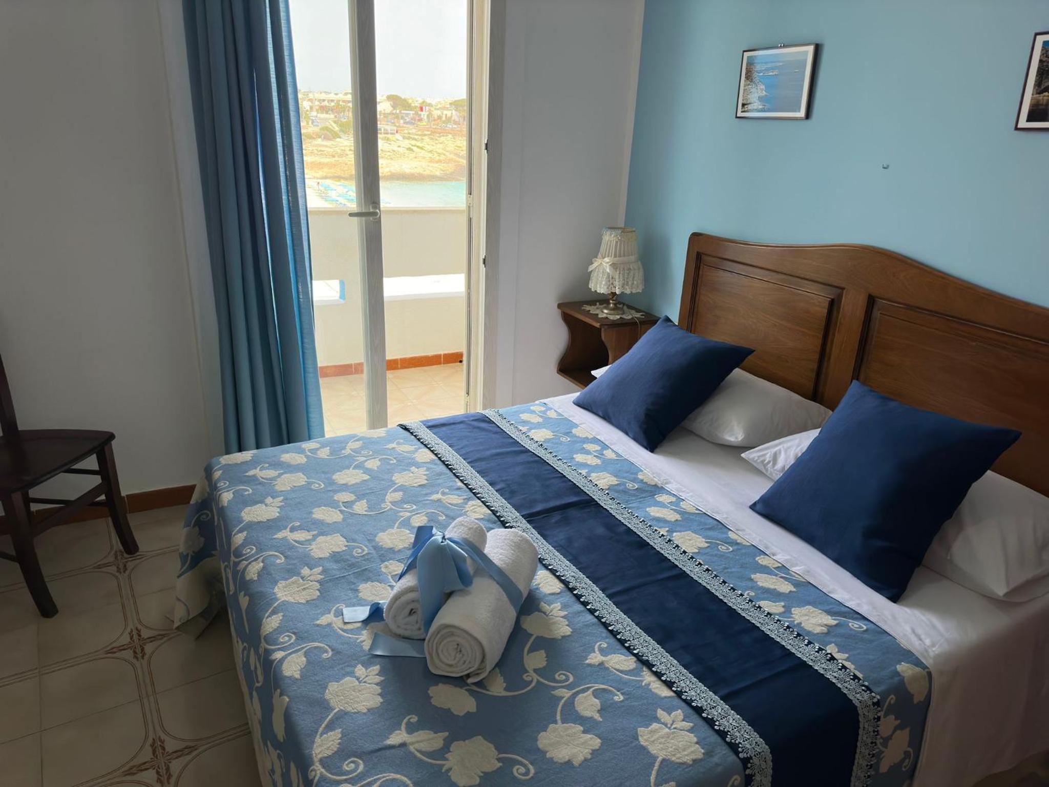 Deluxe Double Room with Sea View photo 1