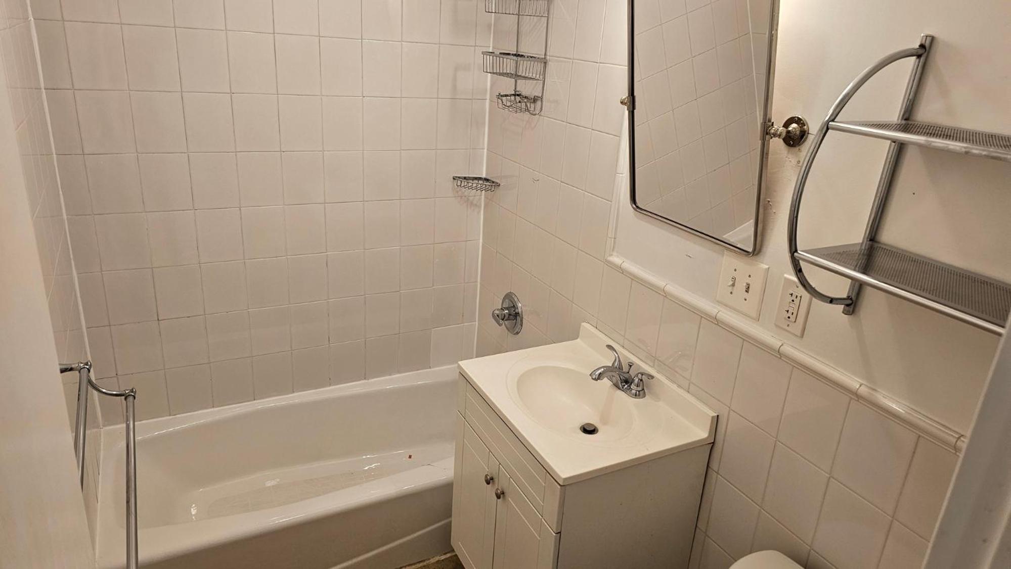 One-Bedroom Apartment with City View photo 2