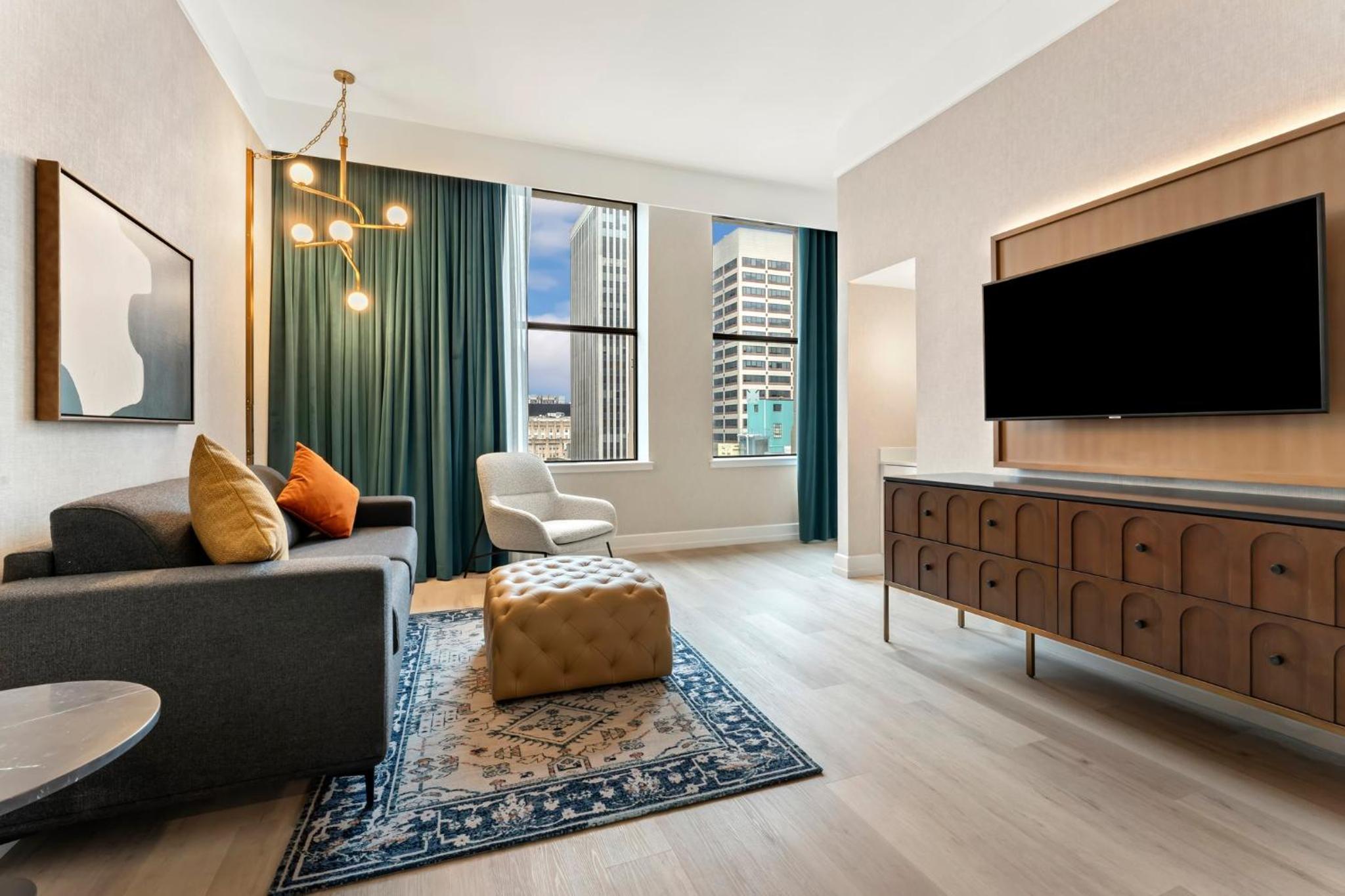 One-Bedroom King Suite - Photo 4