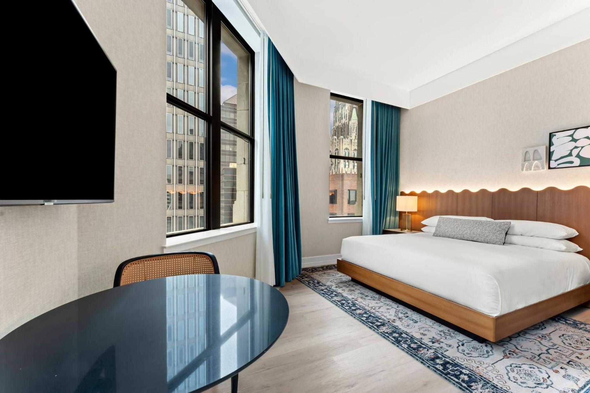 One-Bedroom King Suite - Photo 7