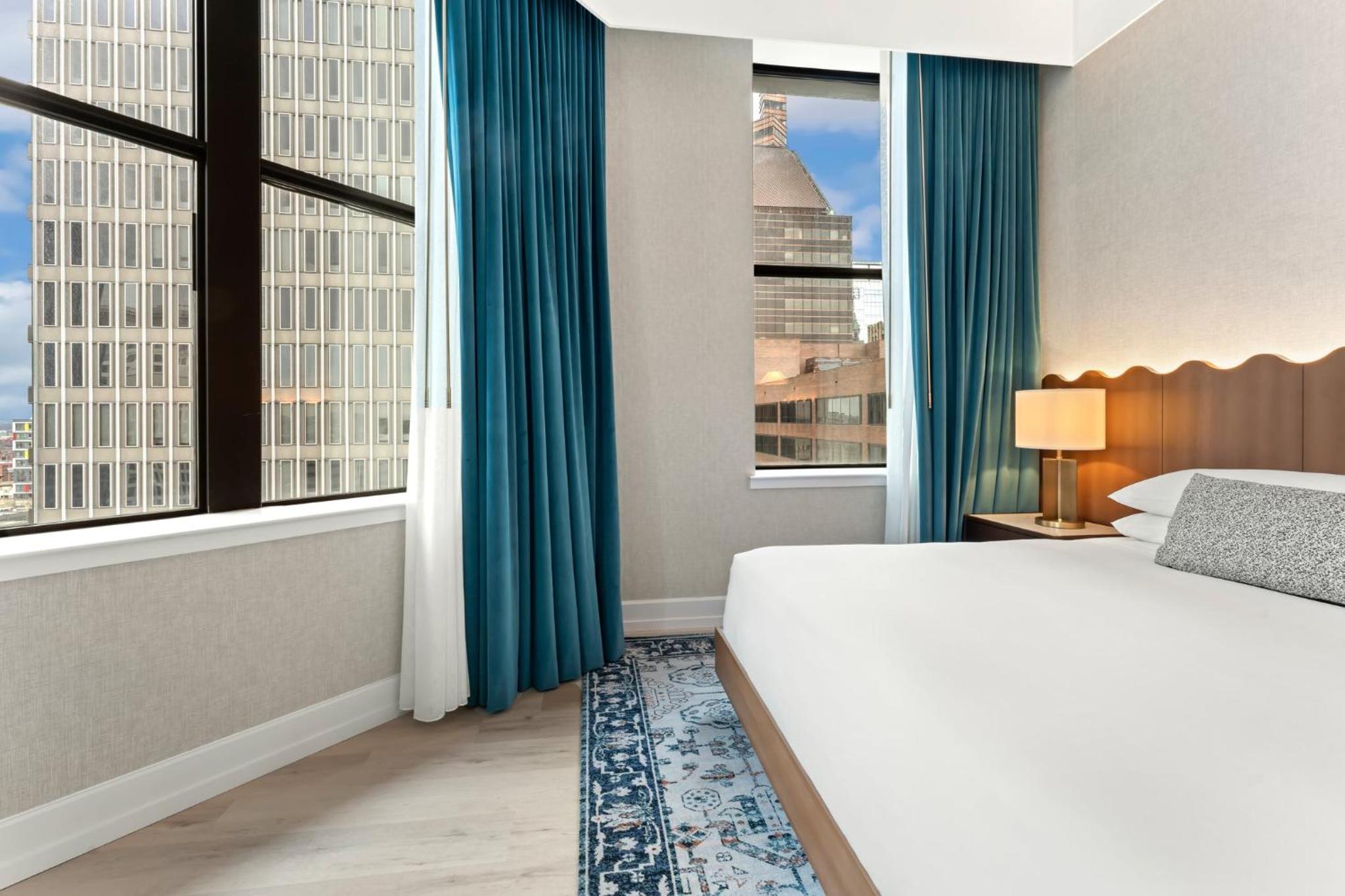 One-Bedroom King Suite - Photo 6
