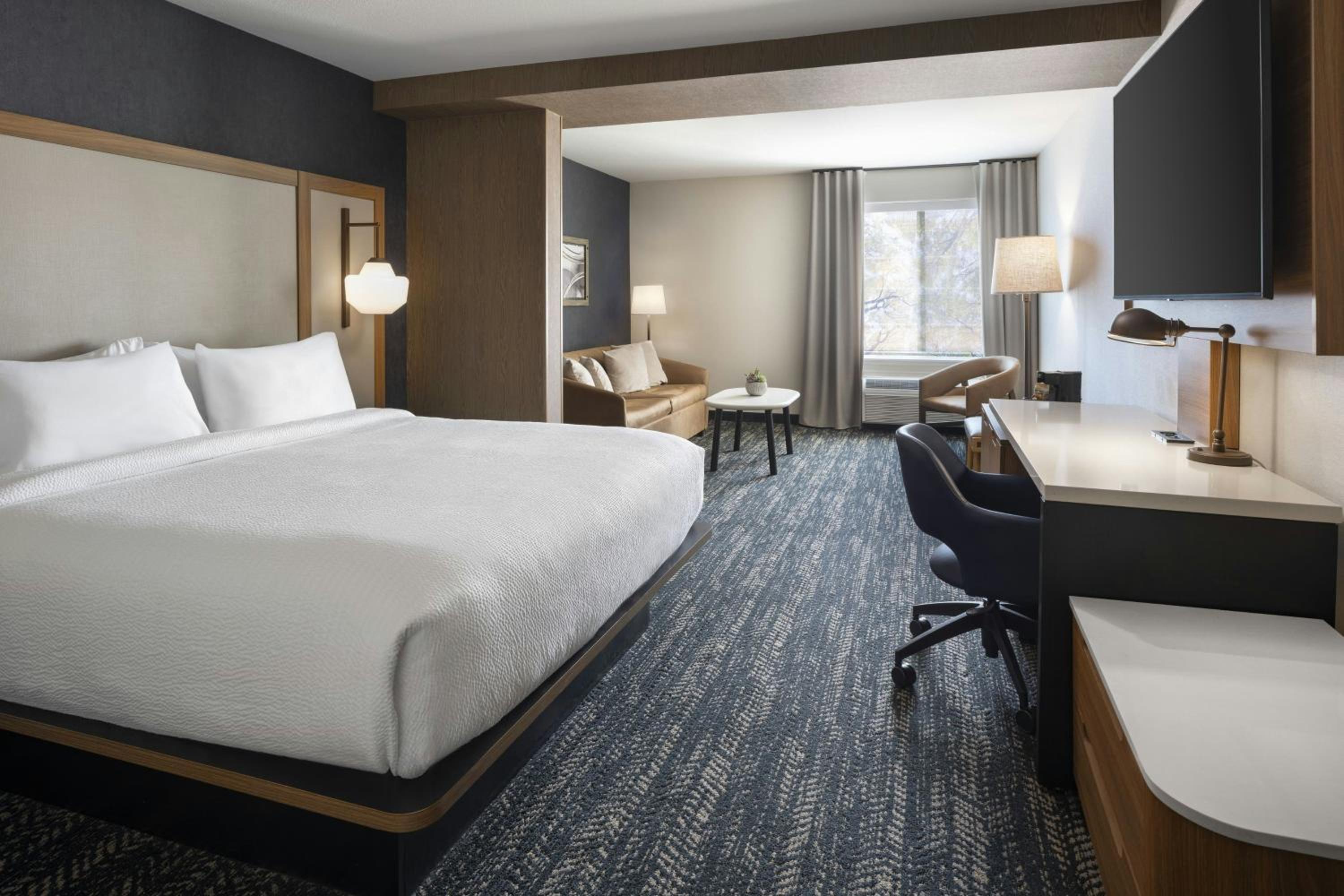 King Suite with Sofa Bed - Hearing Accessible