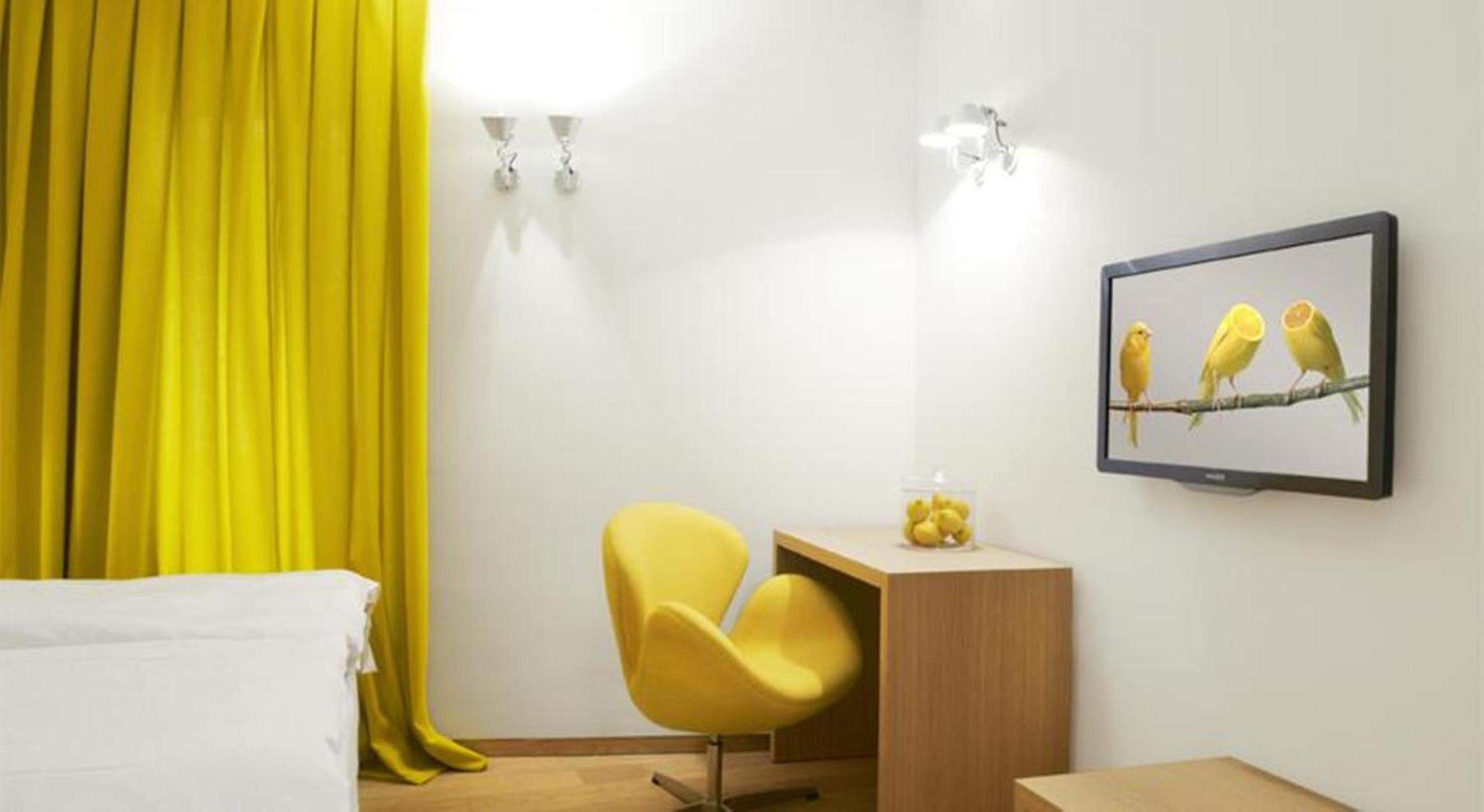Deluxe Room - Photo 2