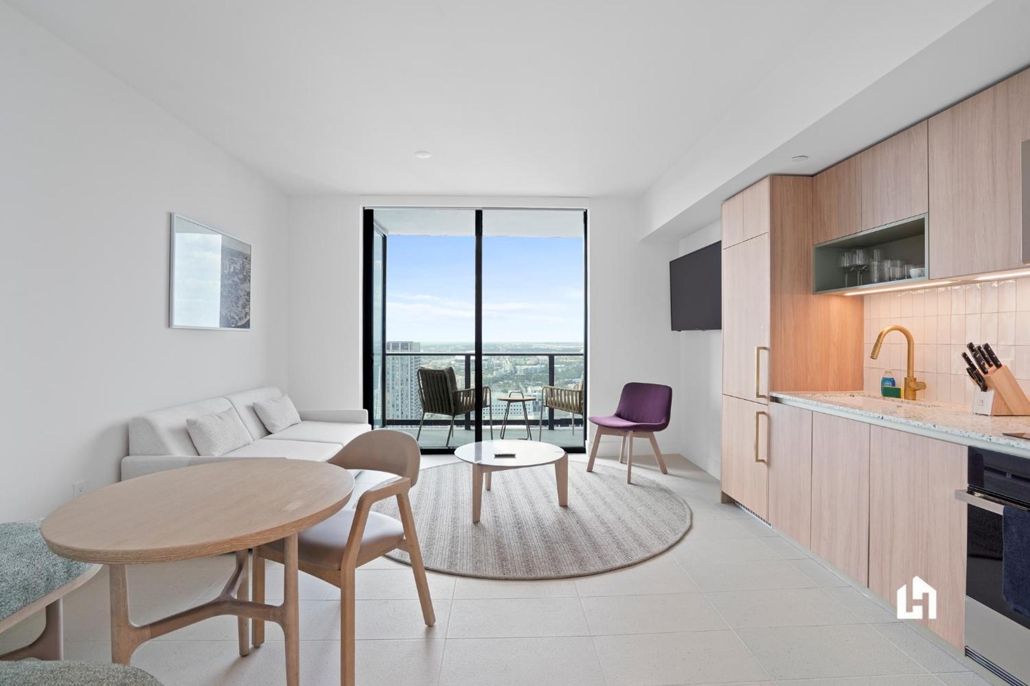 One-Bedroom Standard Apartment photo 2