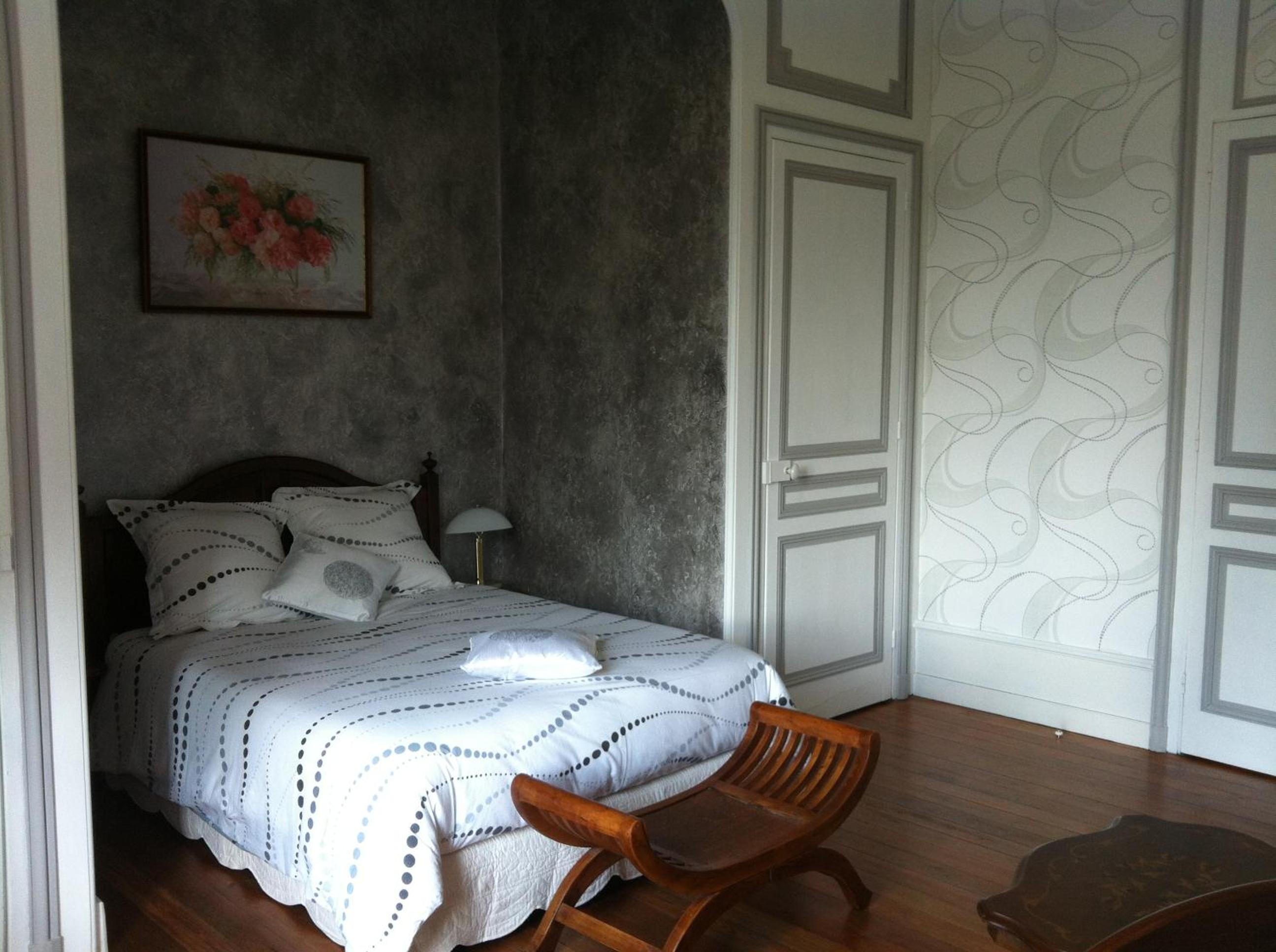 Large Double Room photo 1