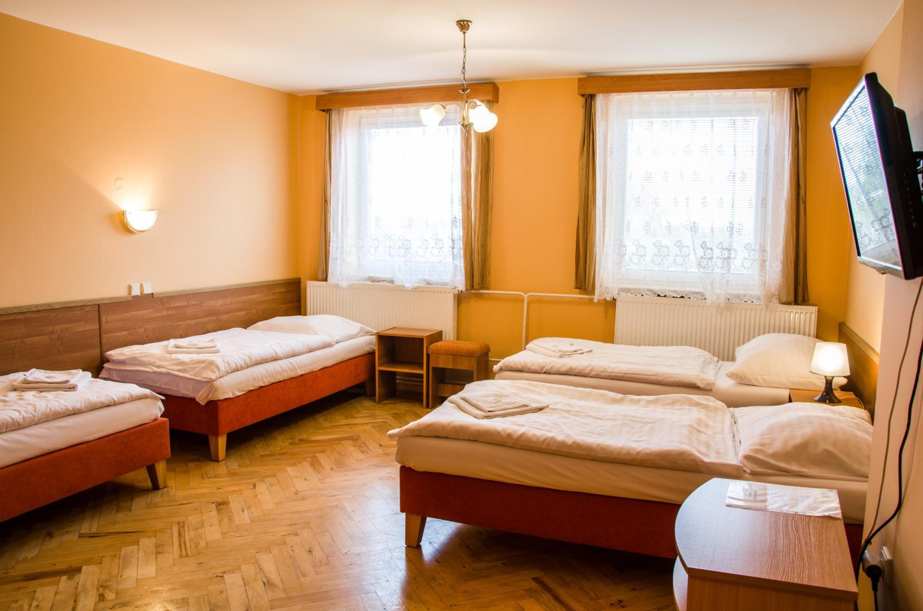 Quadruple Room - Photo 1