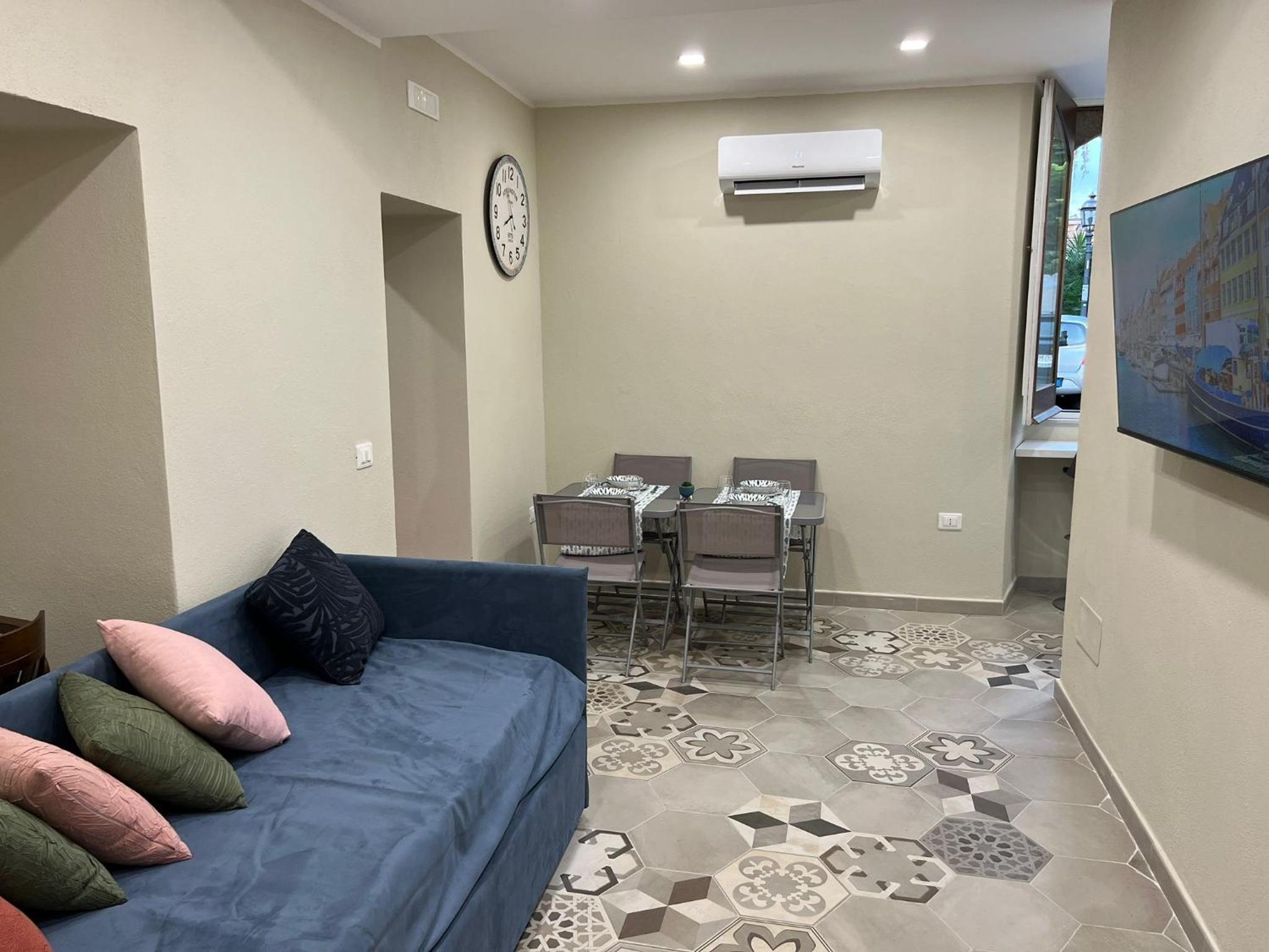 Two-Bedroom Deluxe Apartment photo 2