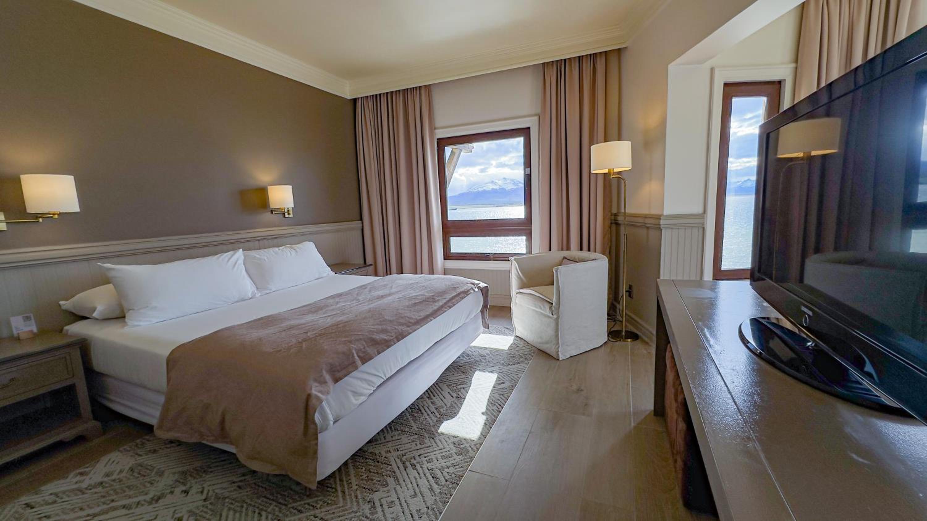 Suite - Photo 3