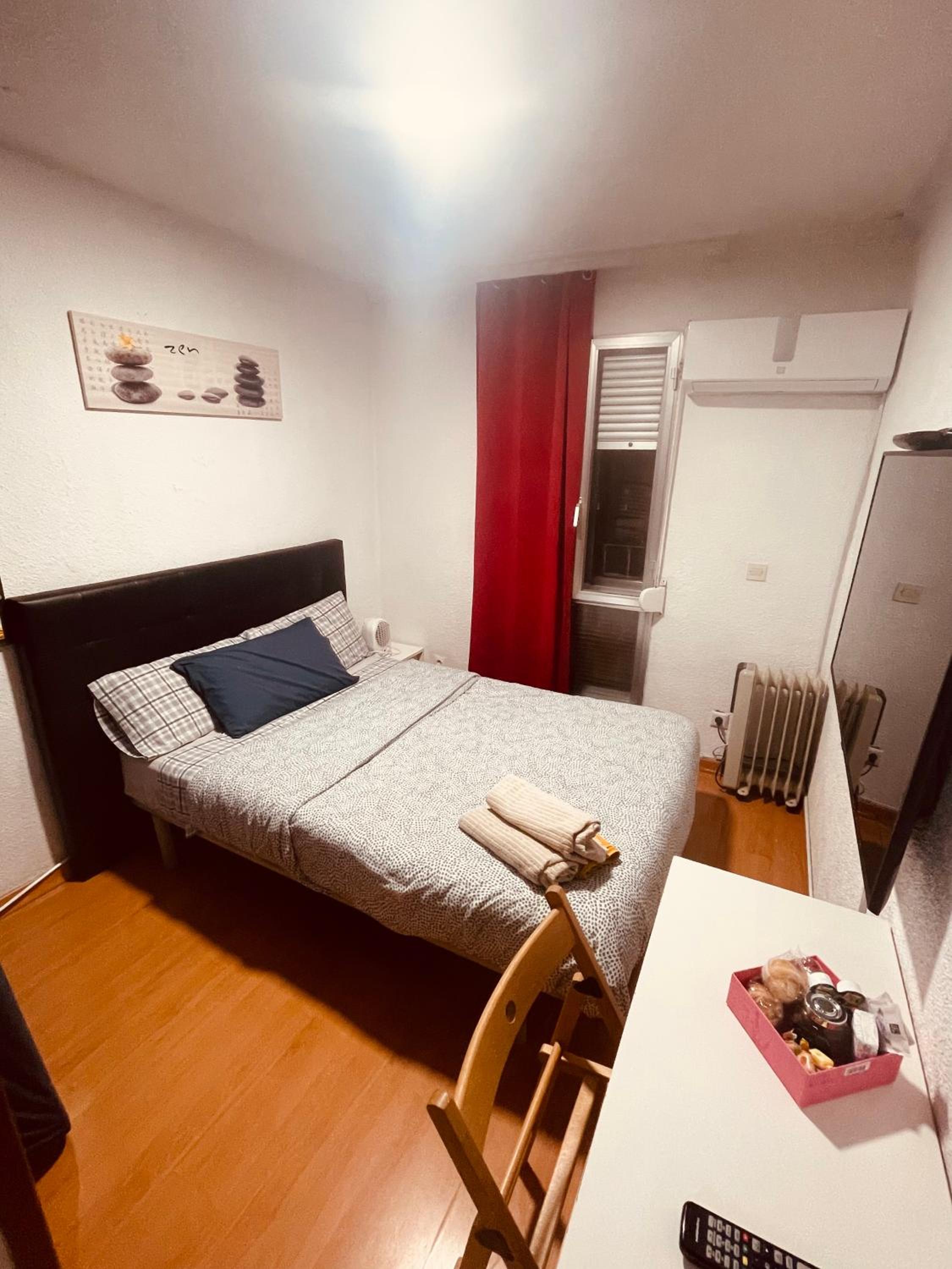 Economy Triple Room with Shared Bathroom