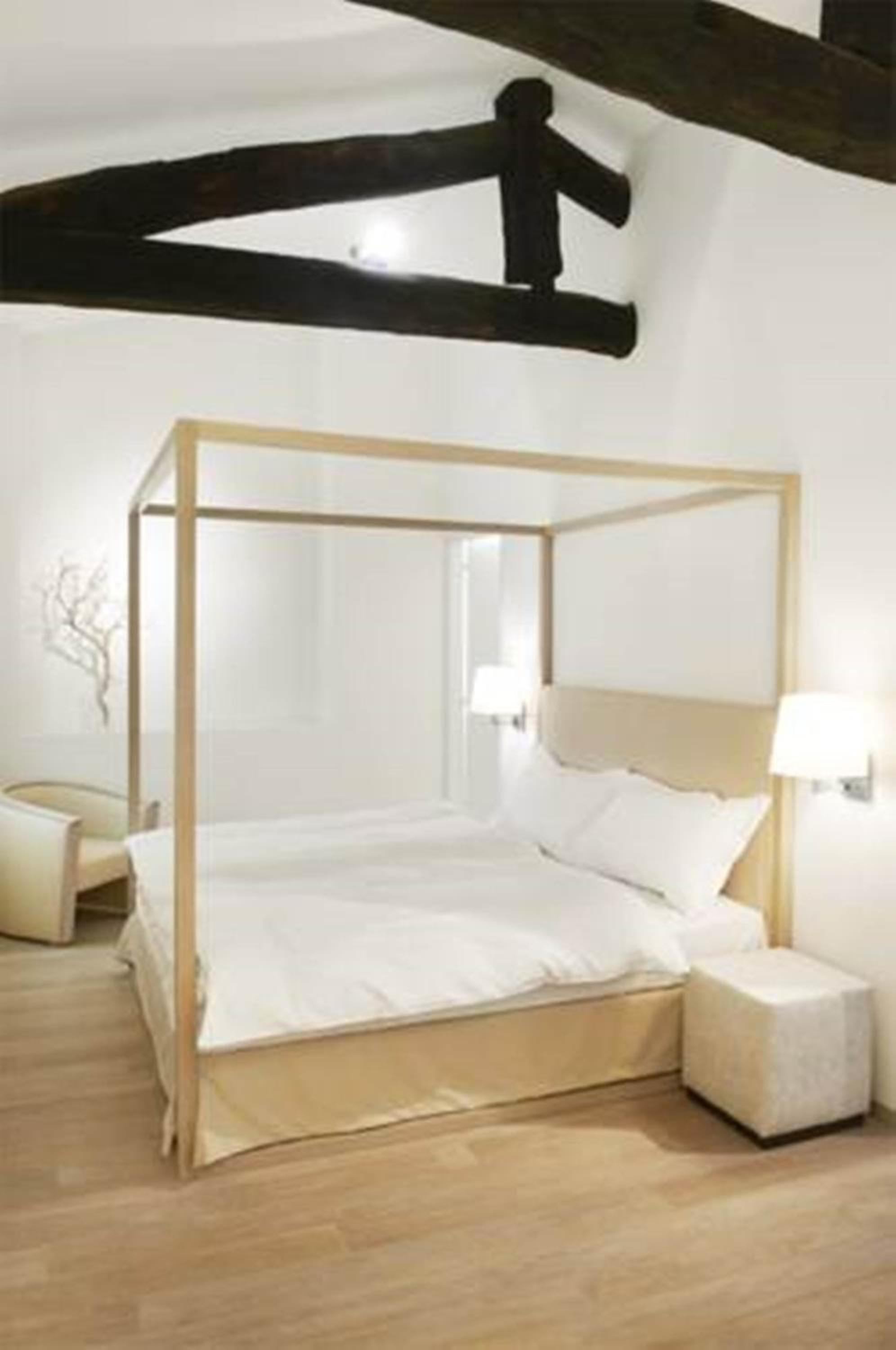 Deluxe Junior Suite - Photo 8