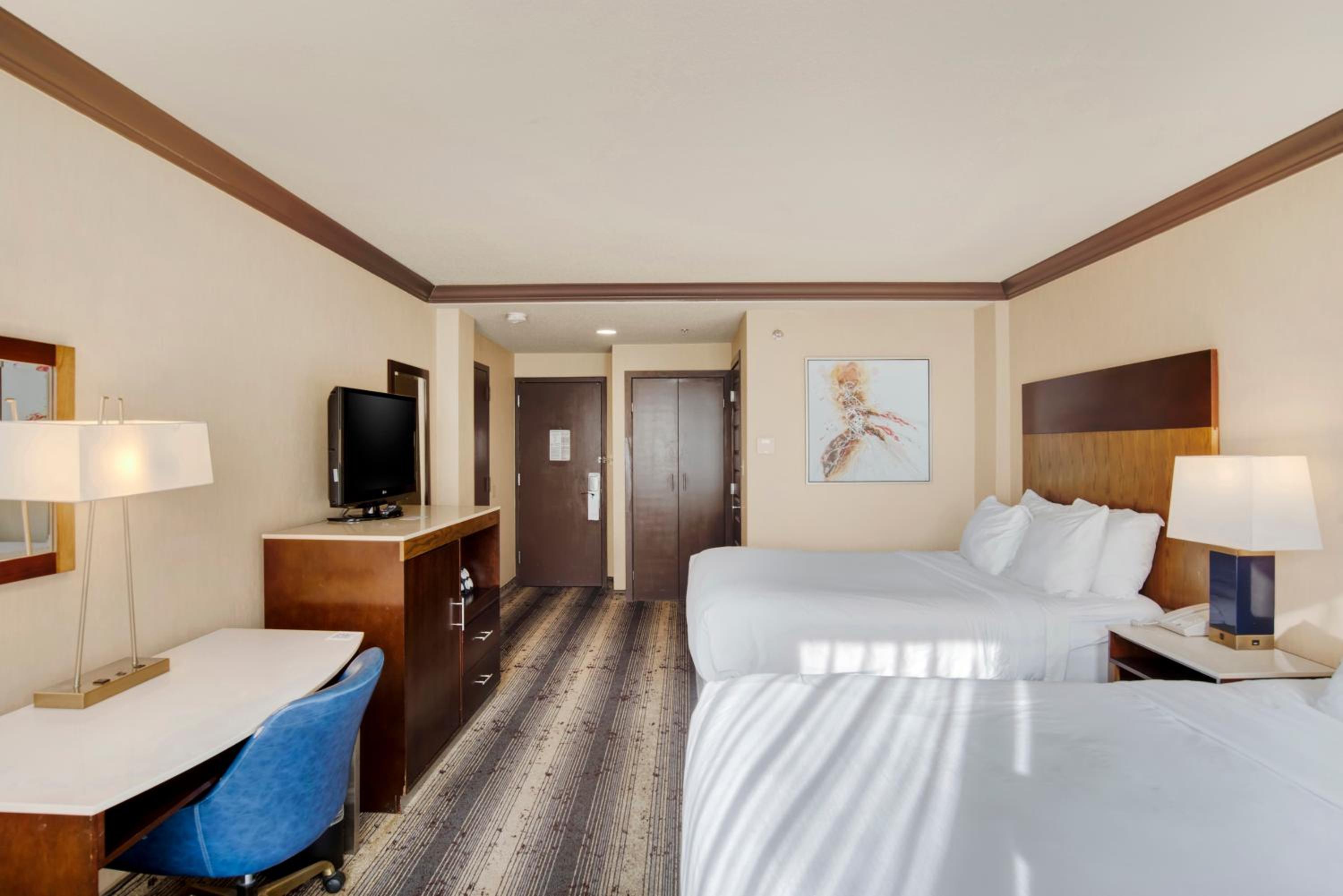 Standard Queen Room - Photo 6