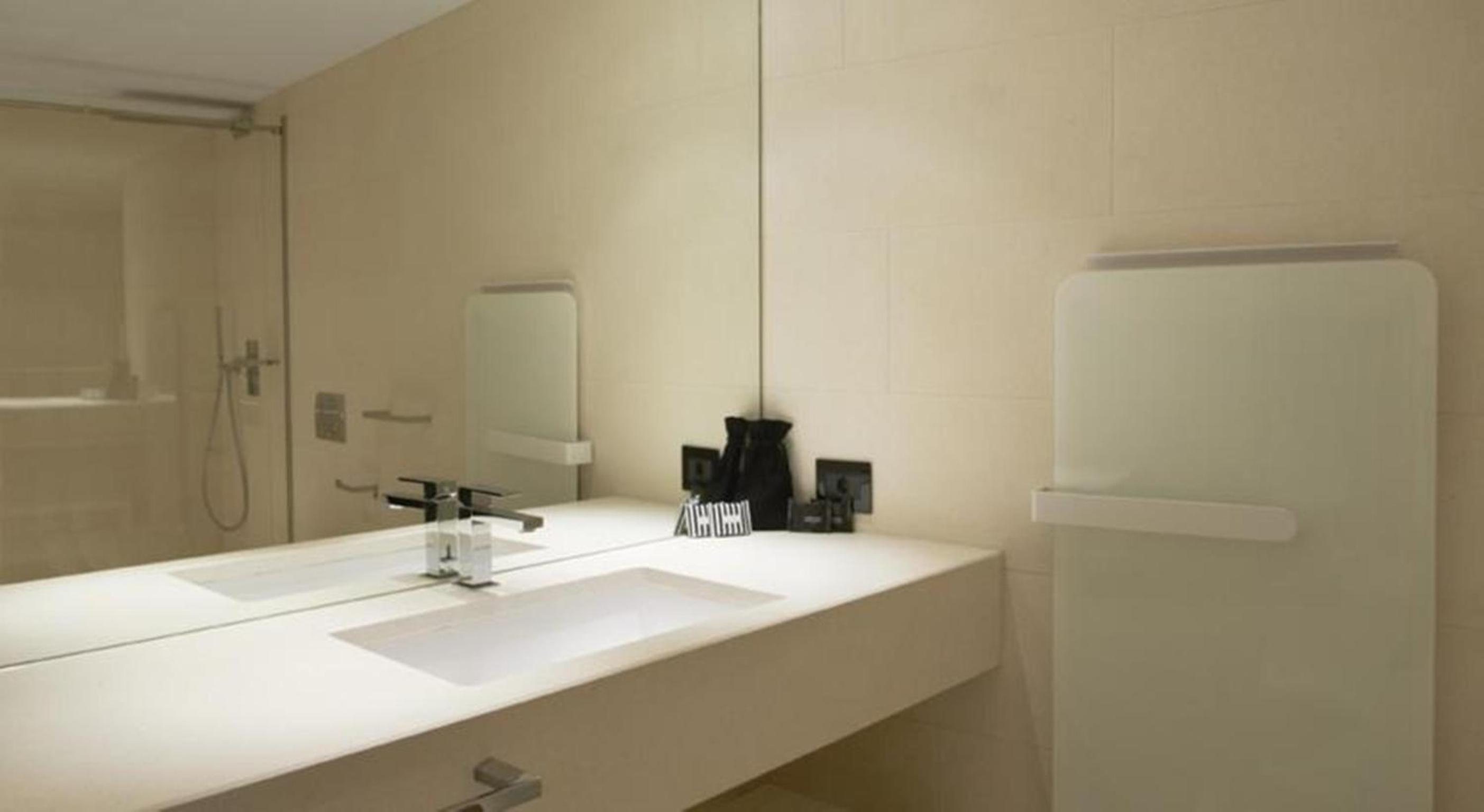 Deluxe Room - Photo 4