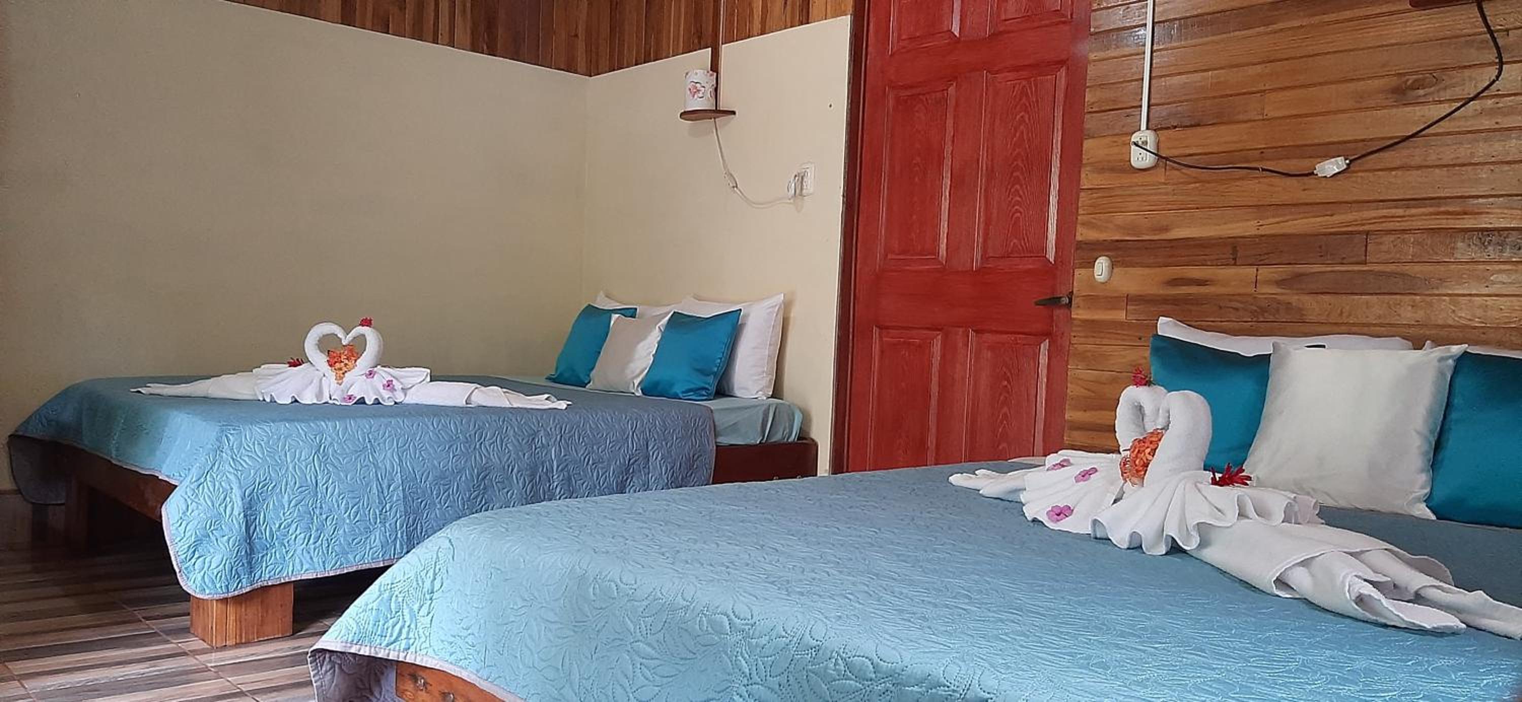 Queen Room with Two Queen Beds photo 3