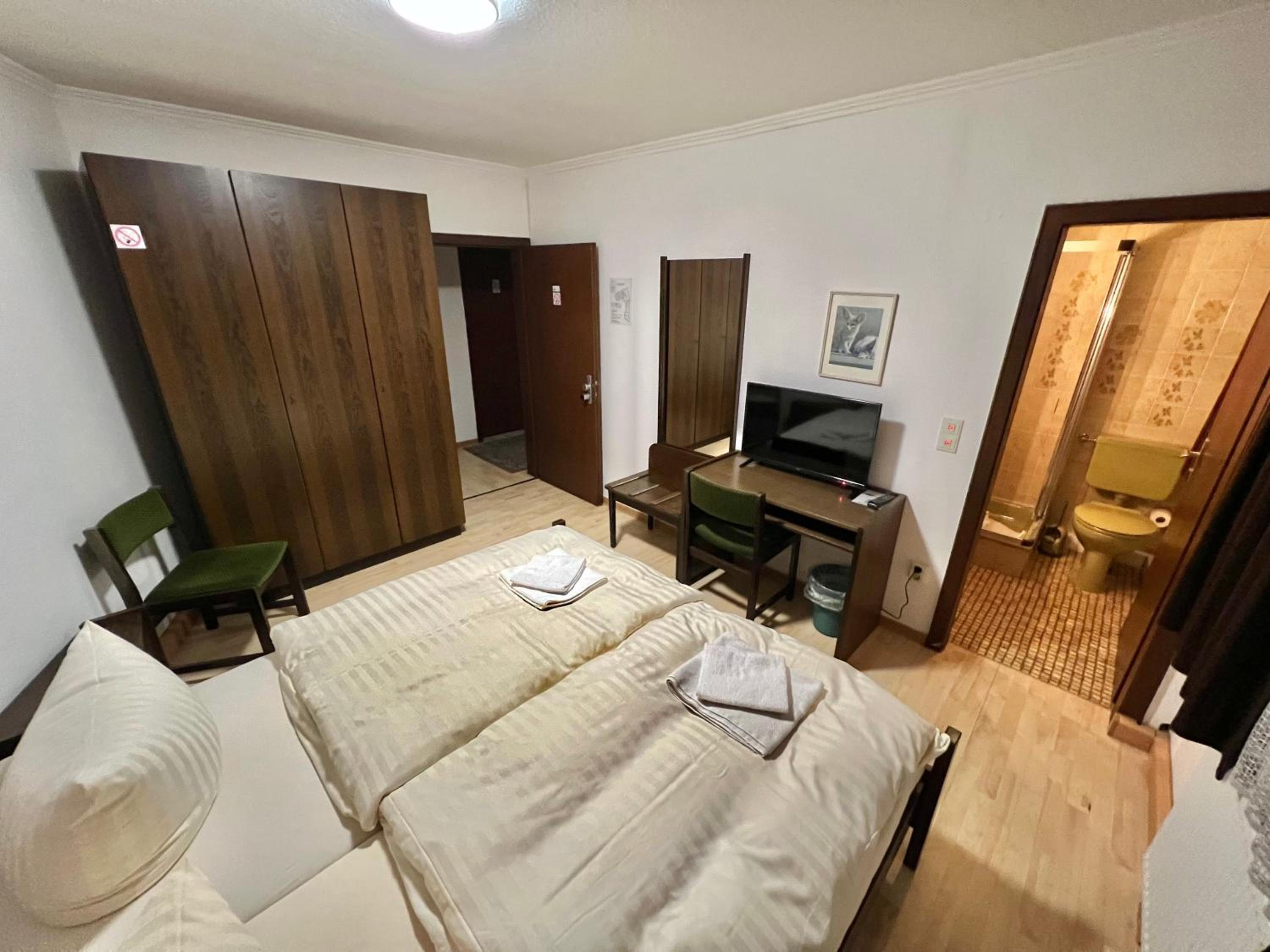 Double Room - Photo 14