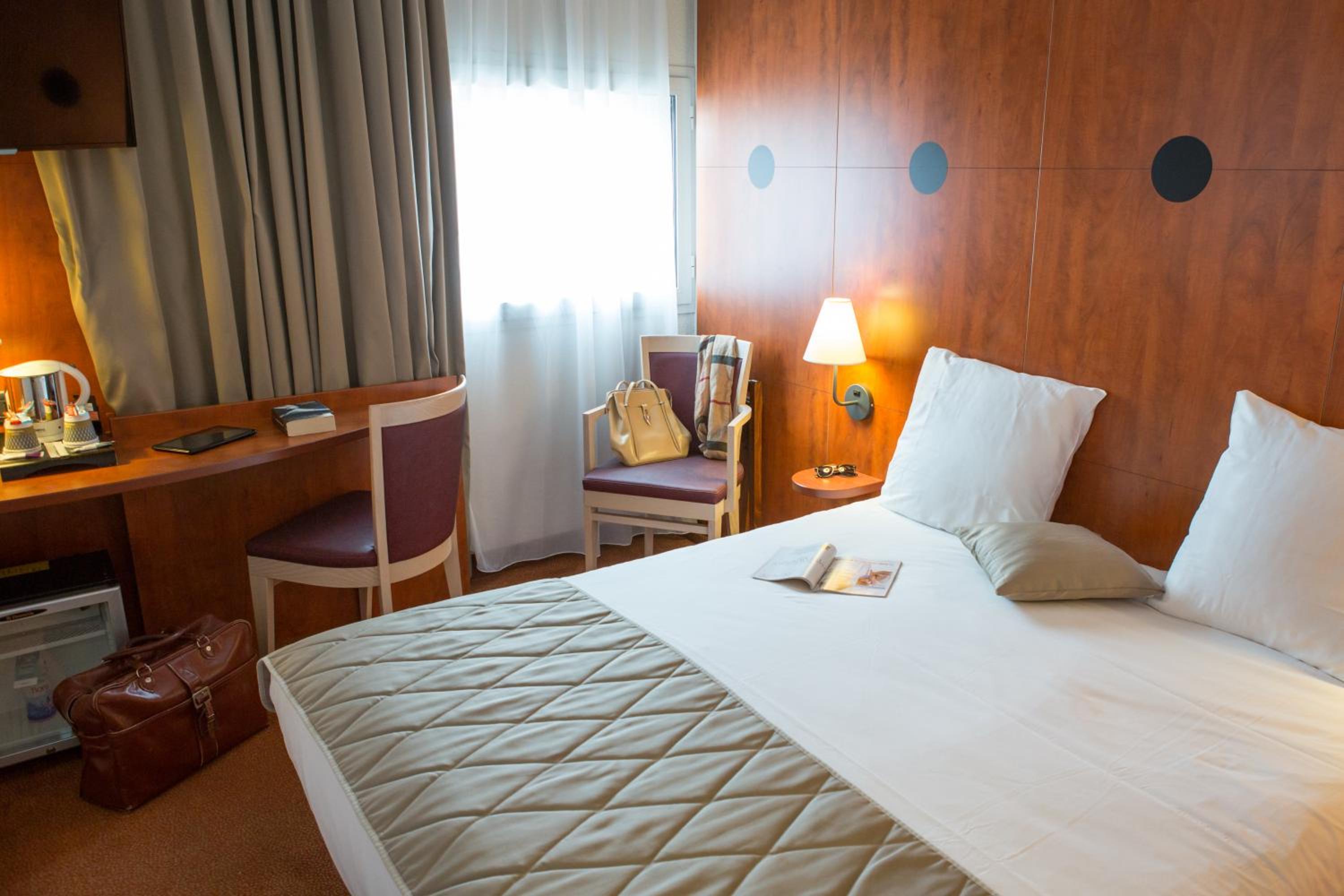 Classic Â Double Room - Photo 12