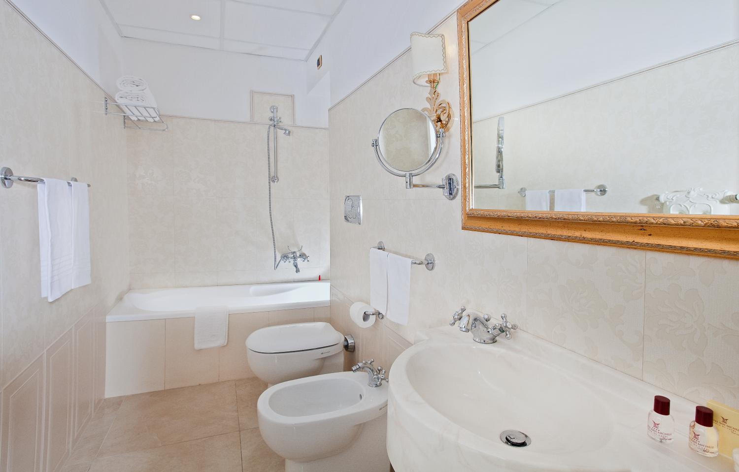 Superior Double Room with Sea View - Photo 7