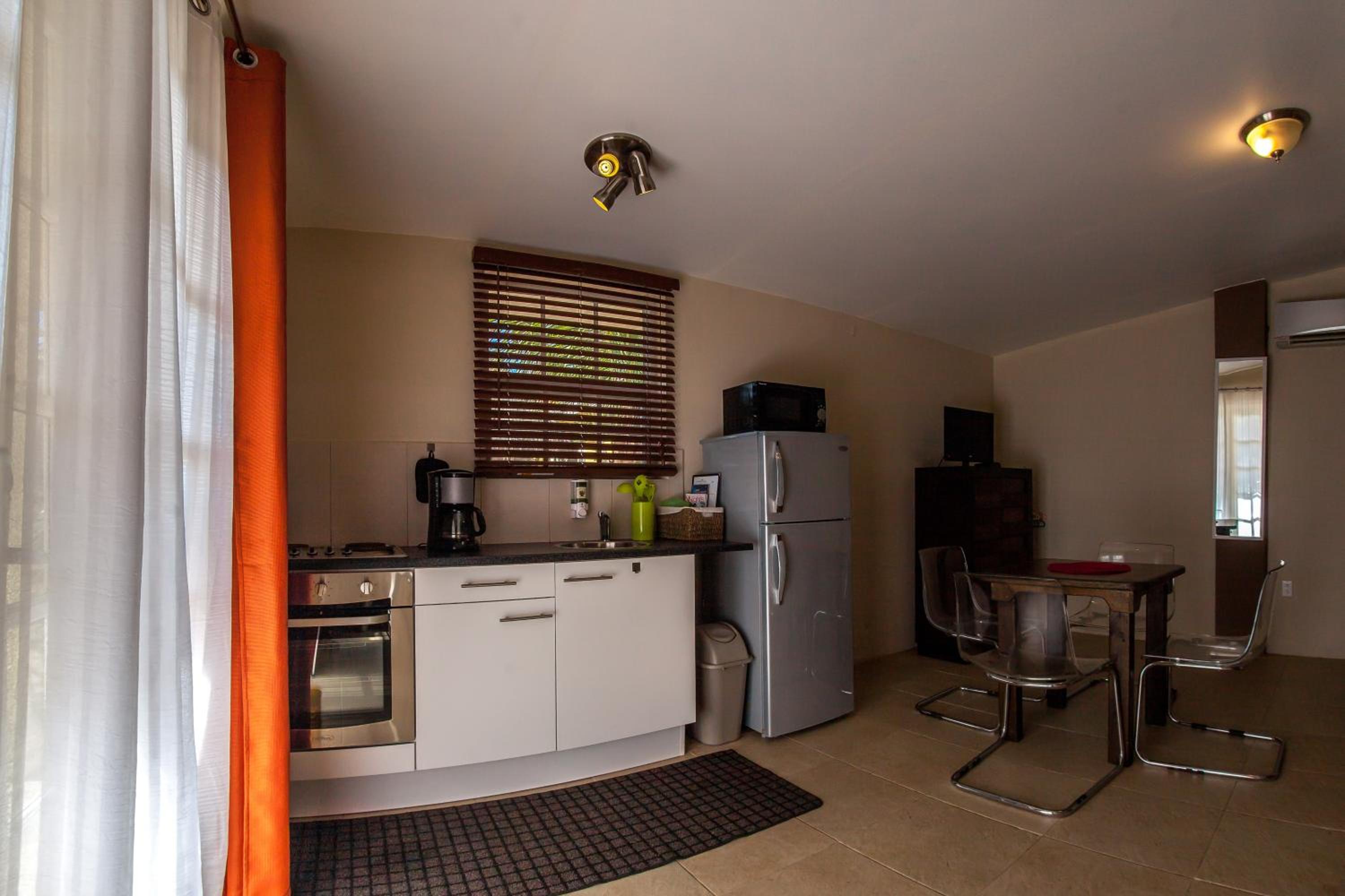 Queen Studio with Kitchen photo 2