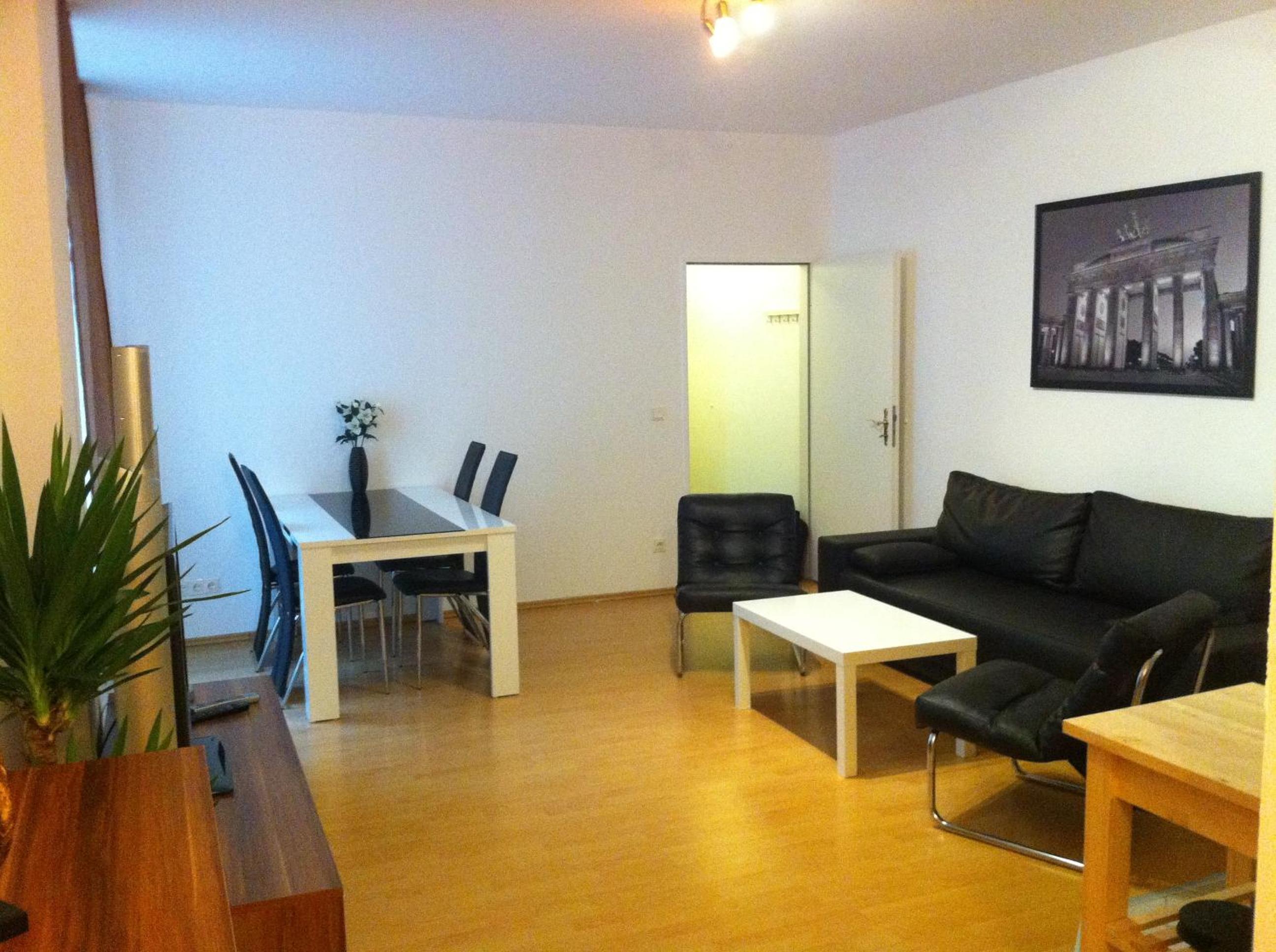 Comfort Two-Bedroom Apartment II photo 2