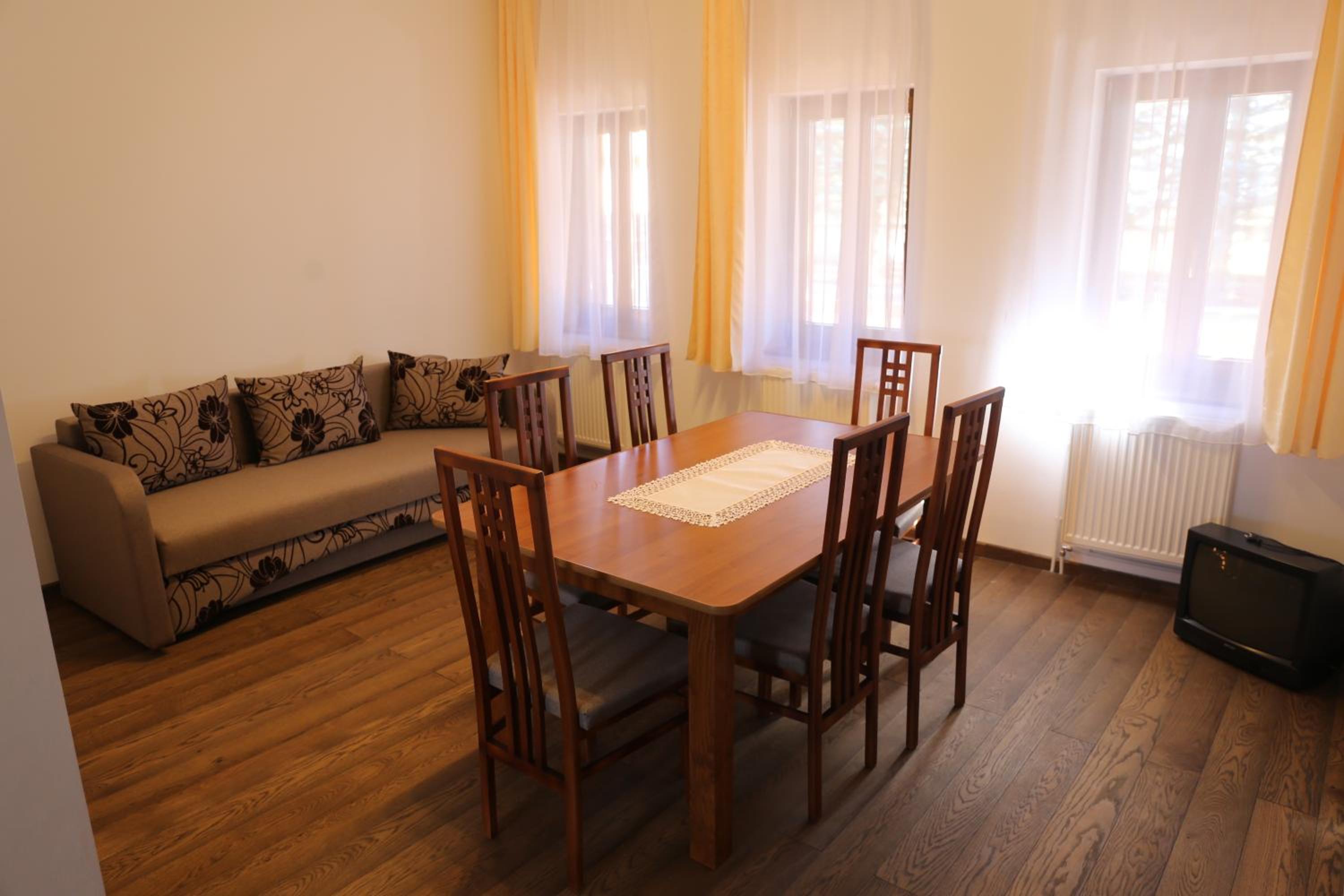 One-Bedroom Apartment - Ground Floor photo 2